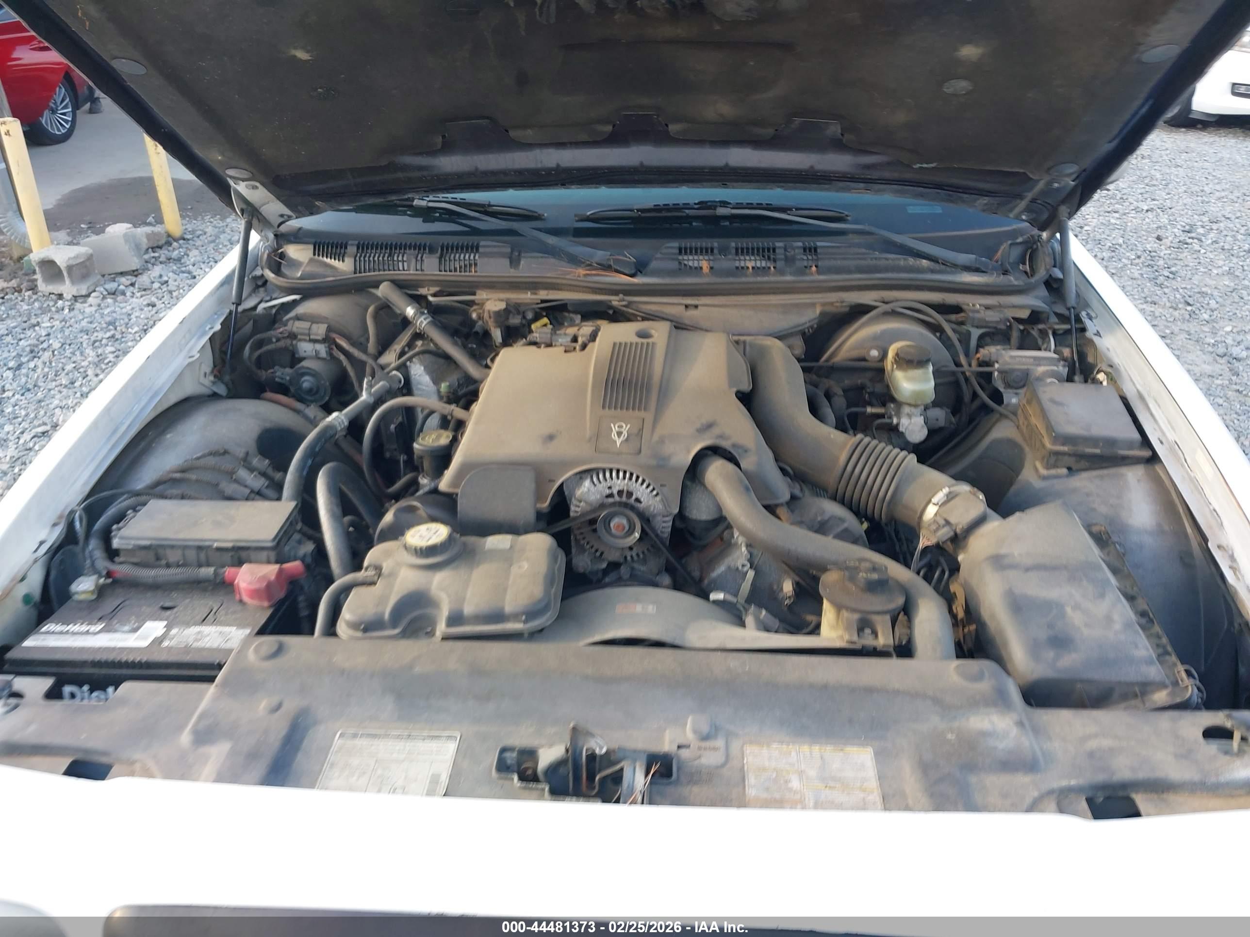 FORD CROWN image 10