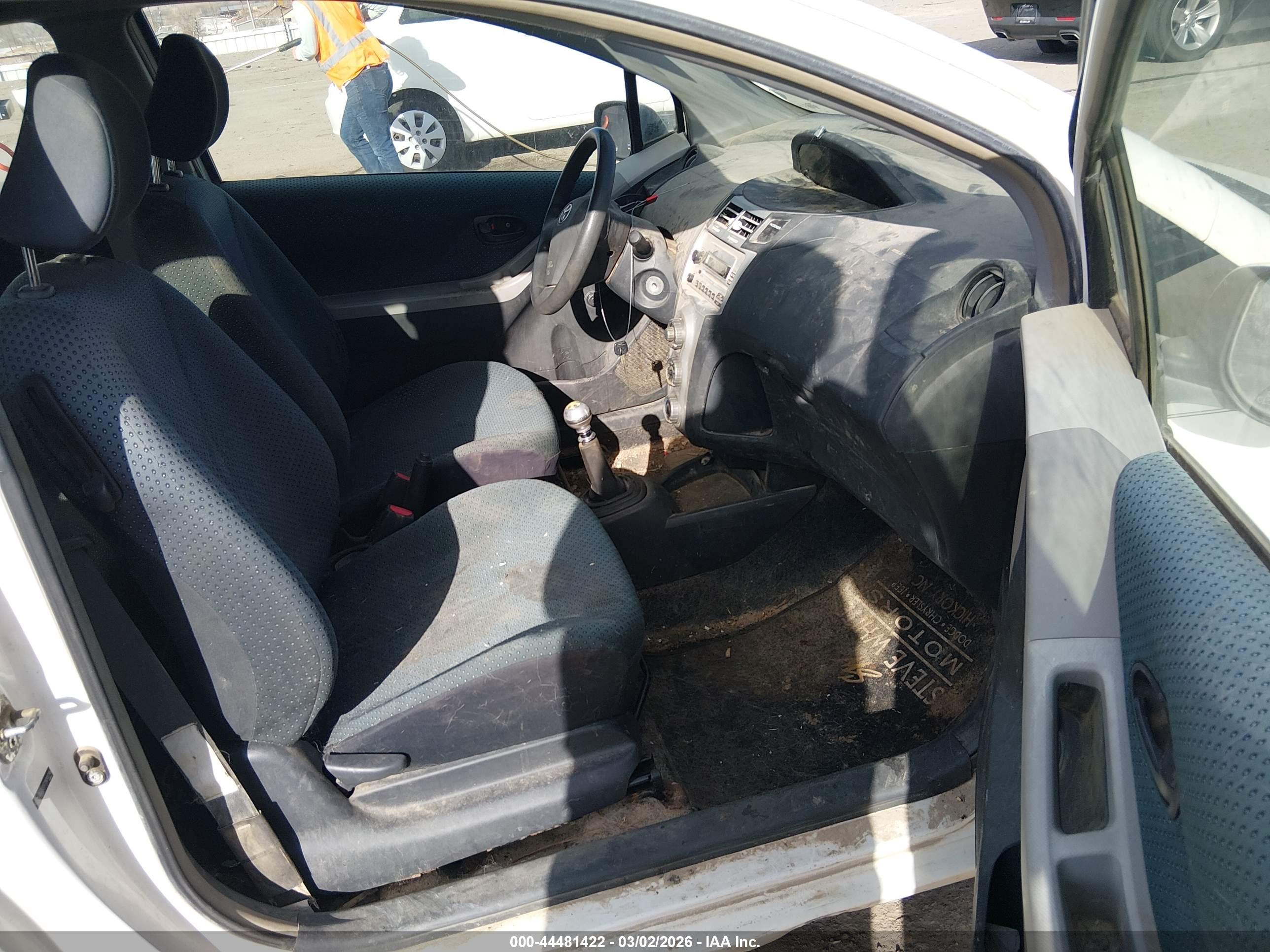 TOYOTA YARIS image 5