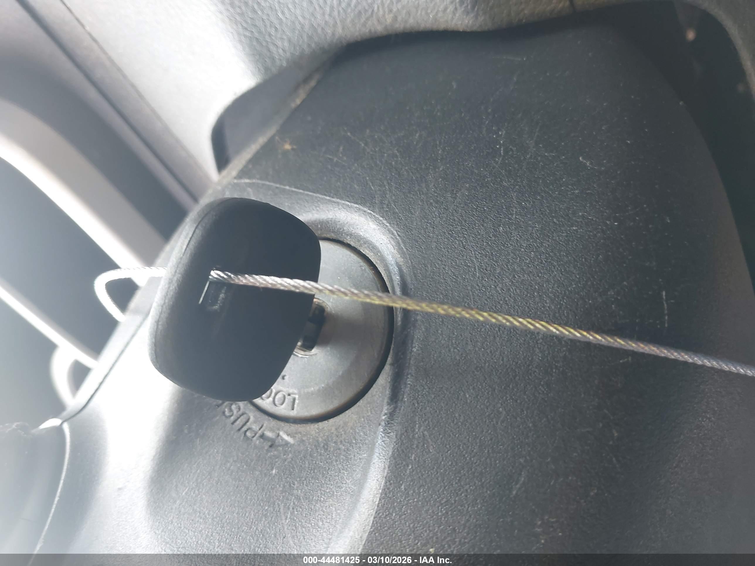 PONTIAC VIBE image 11