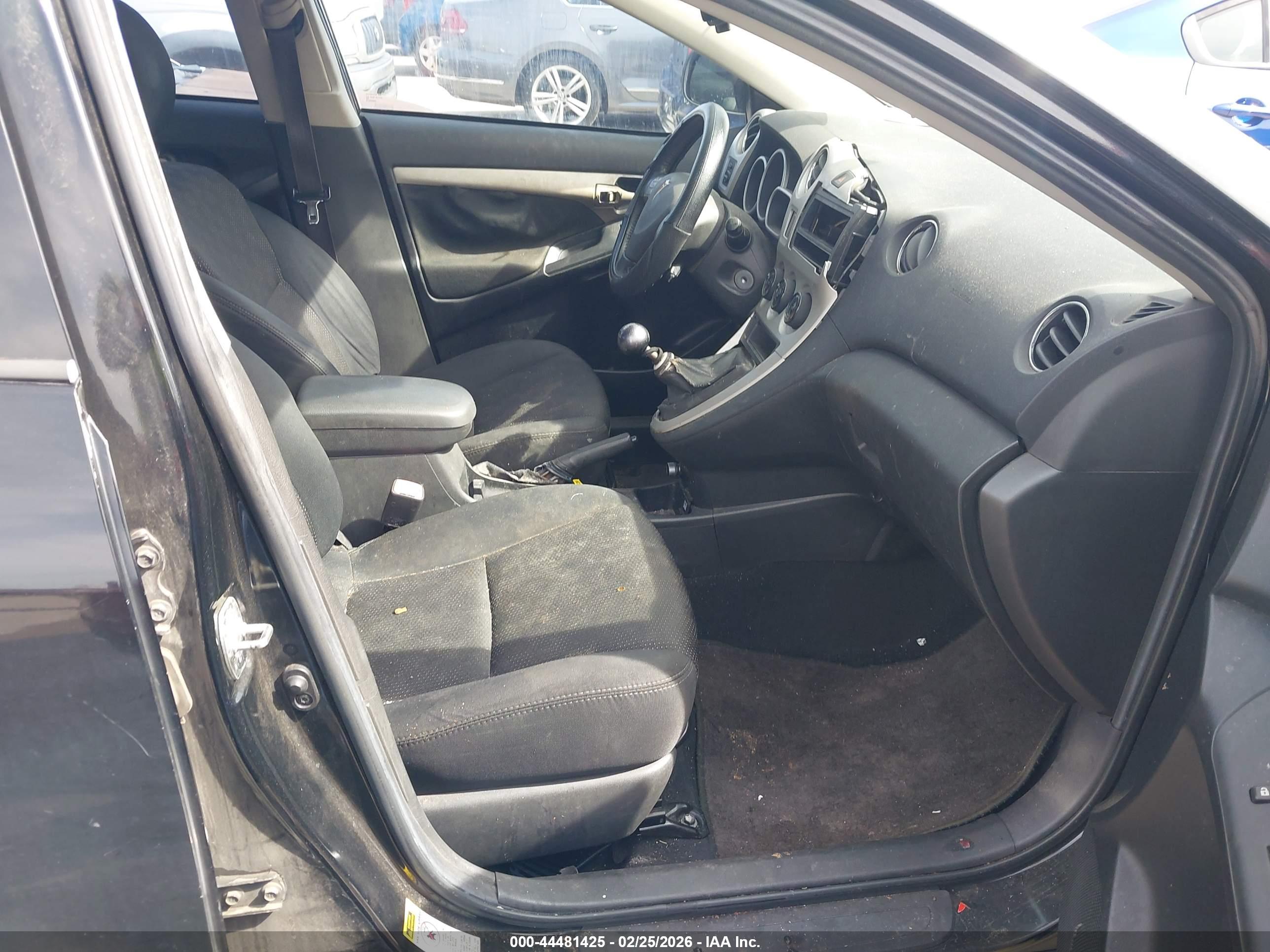 PONTIAC VIBE image 5