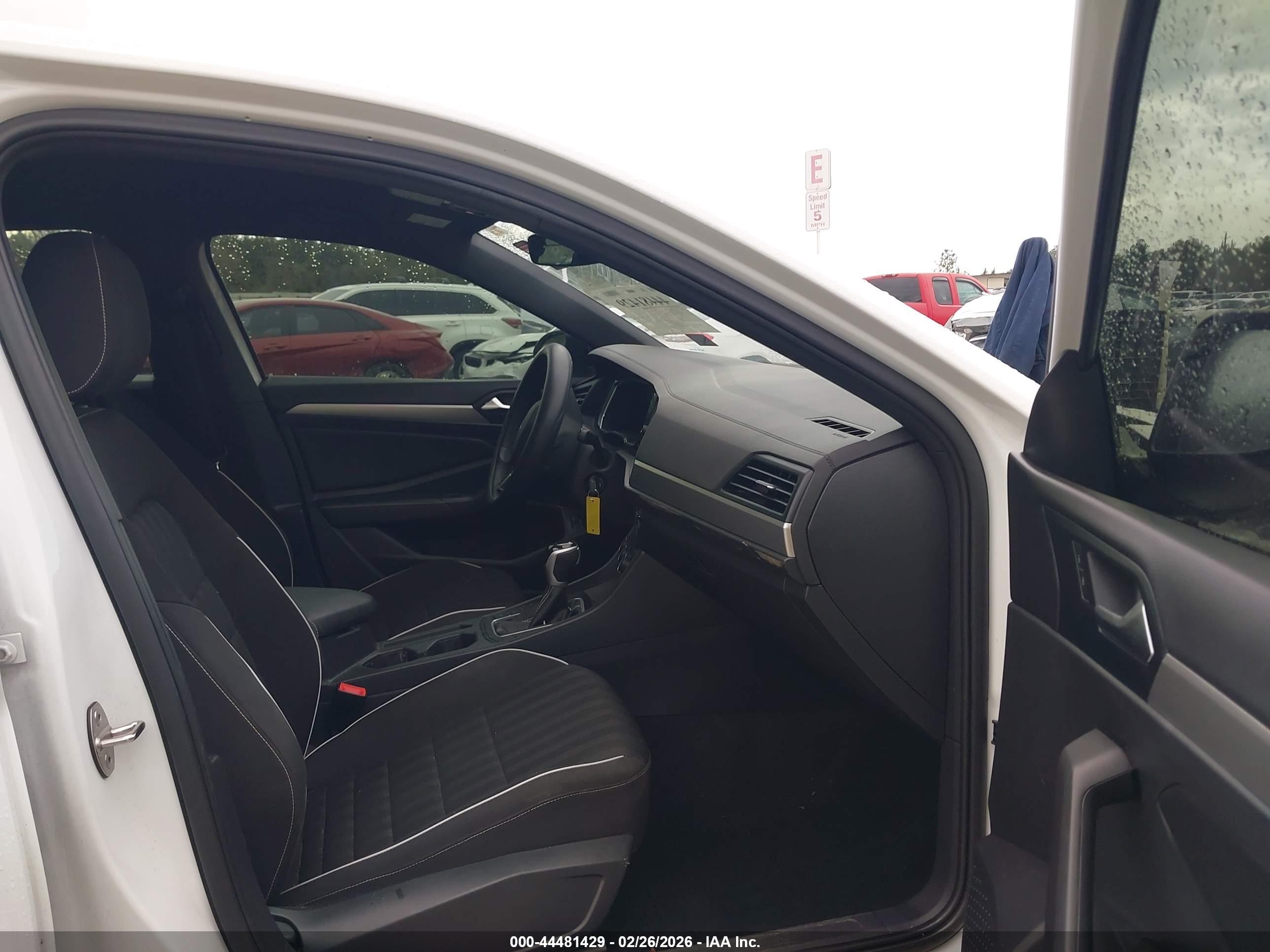 VOLKSWAGEN JETTA image 5