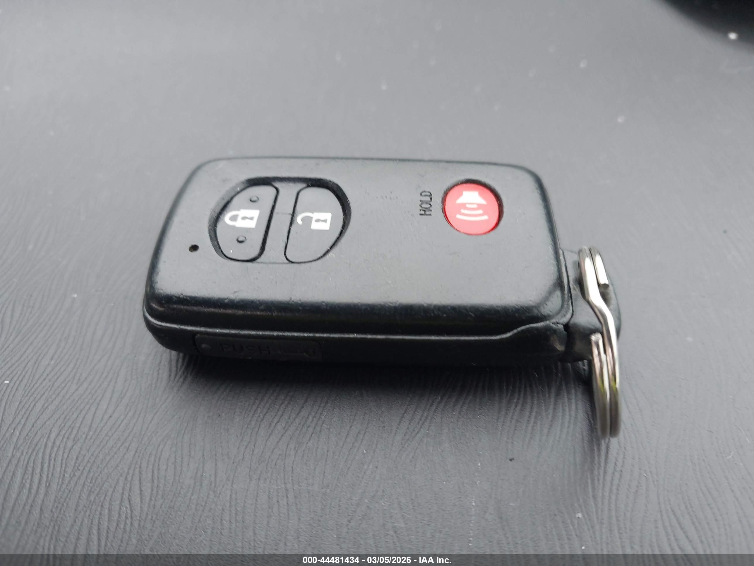 TOYOTA PRIUS image 11