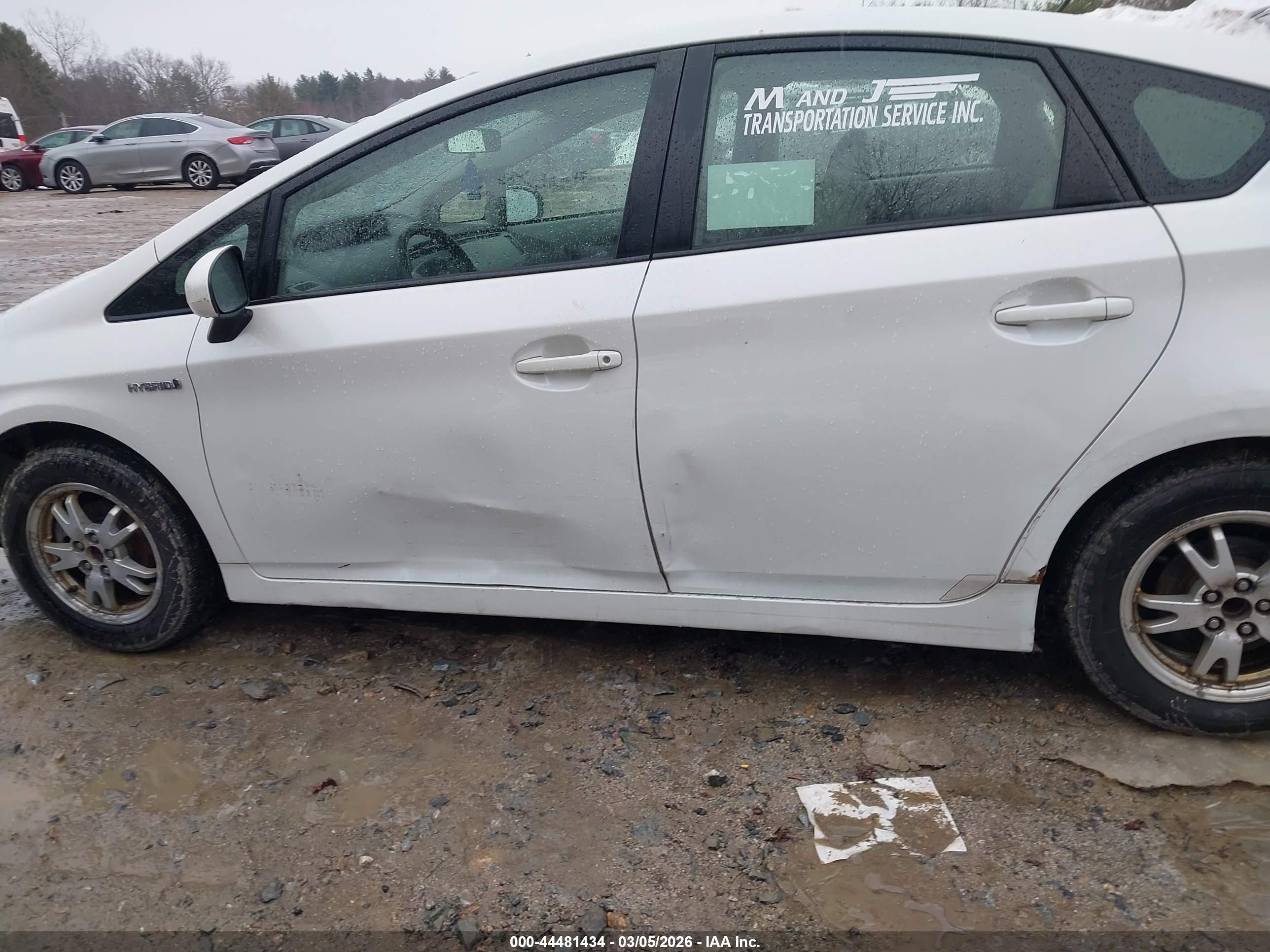TOYOTA PRIUS image 6