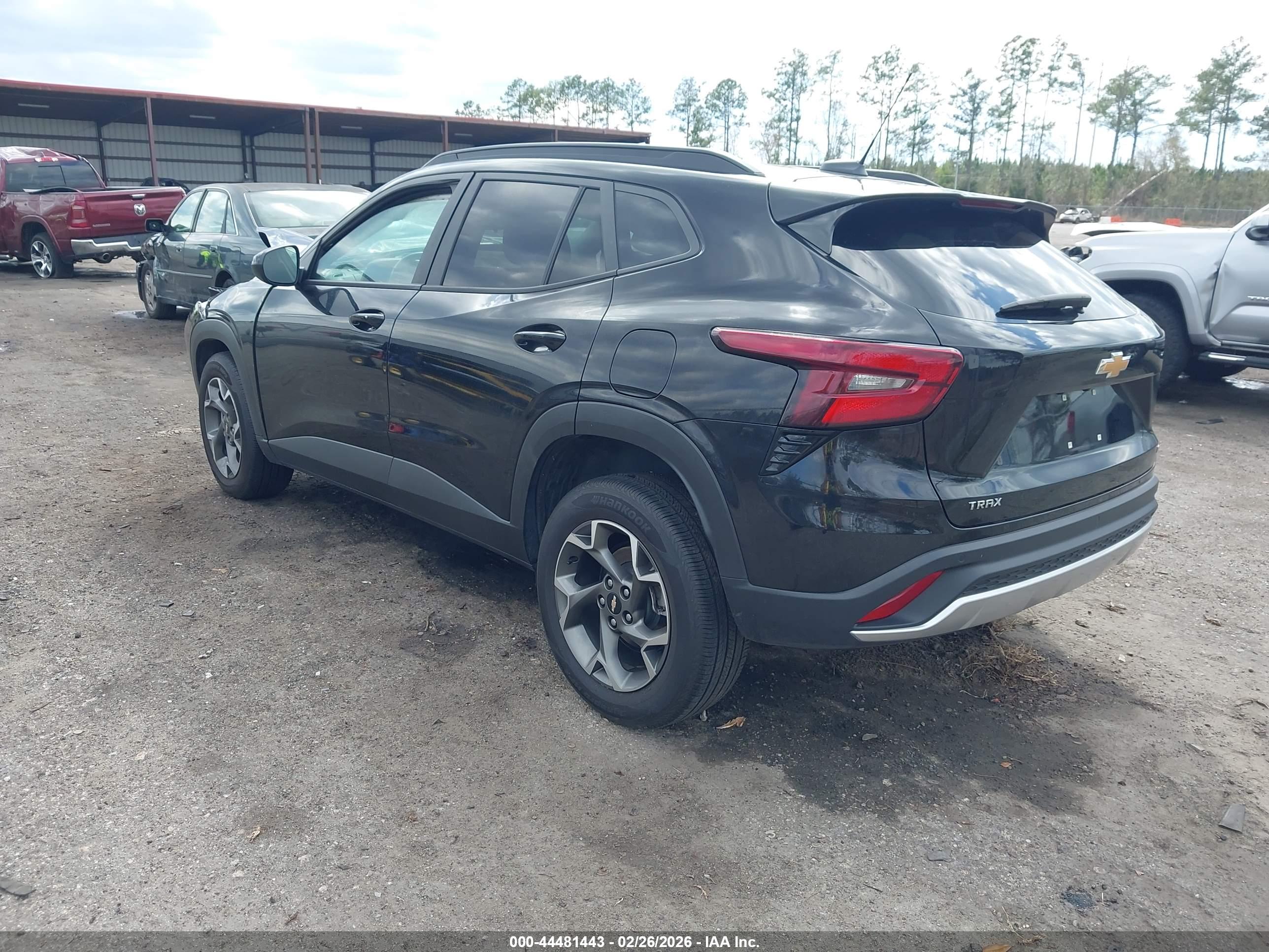 CHEVROLET TRAX image 3