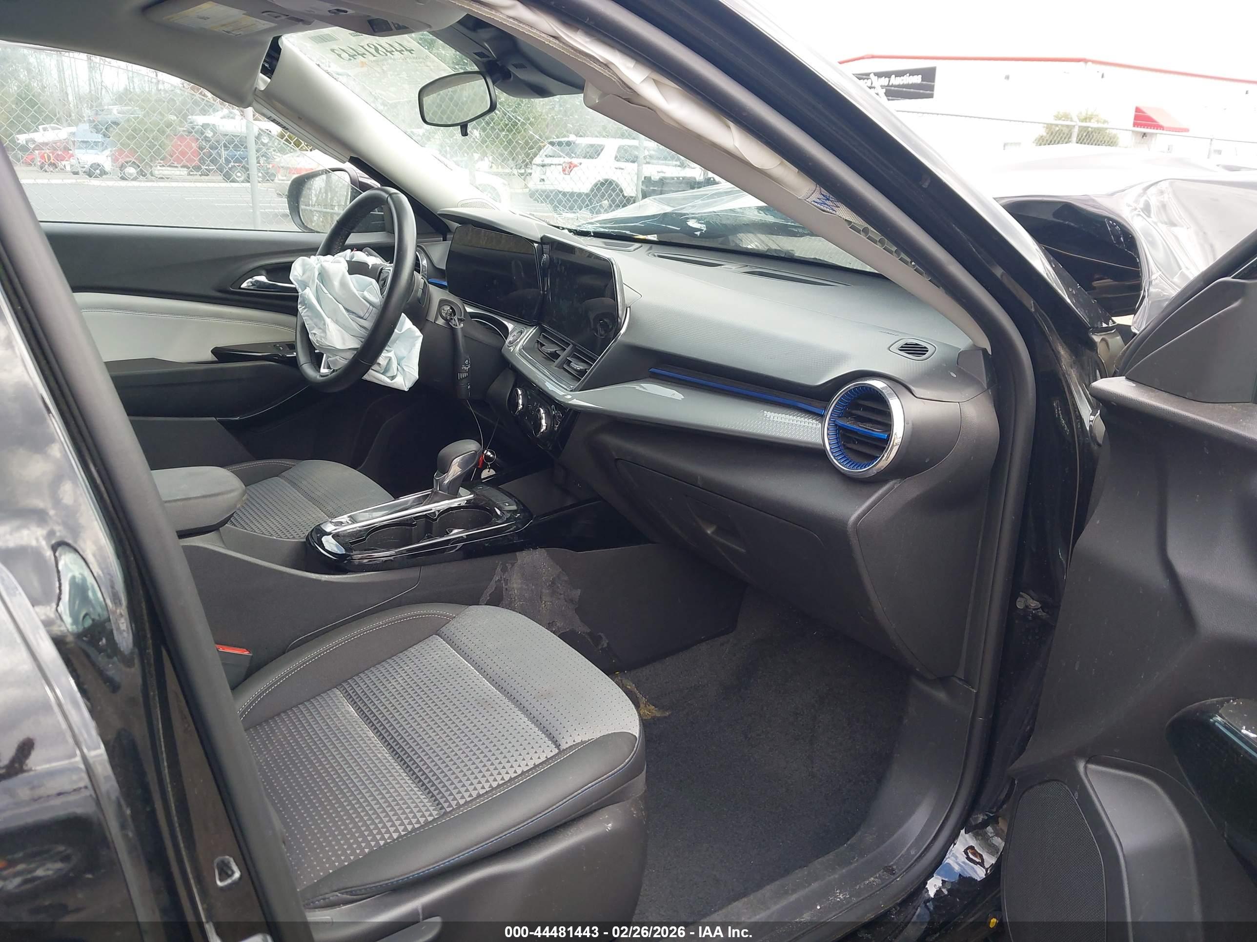CHEVROLET TRAX image 5
