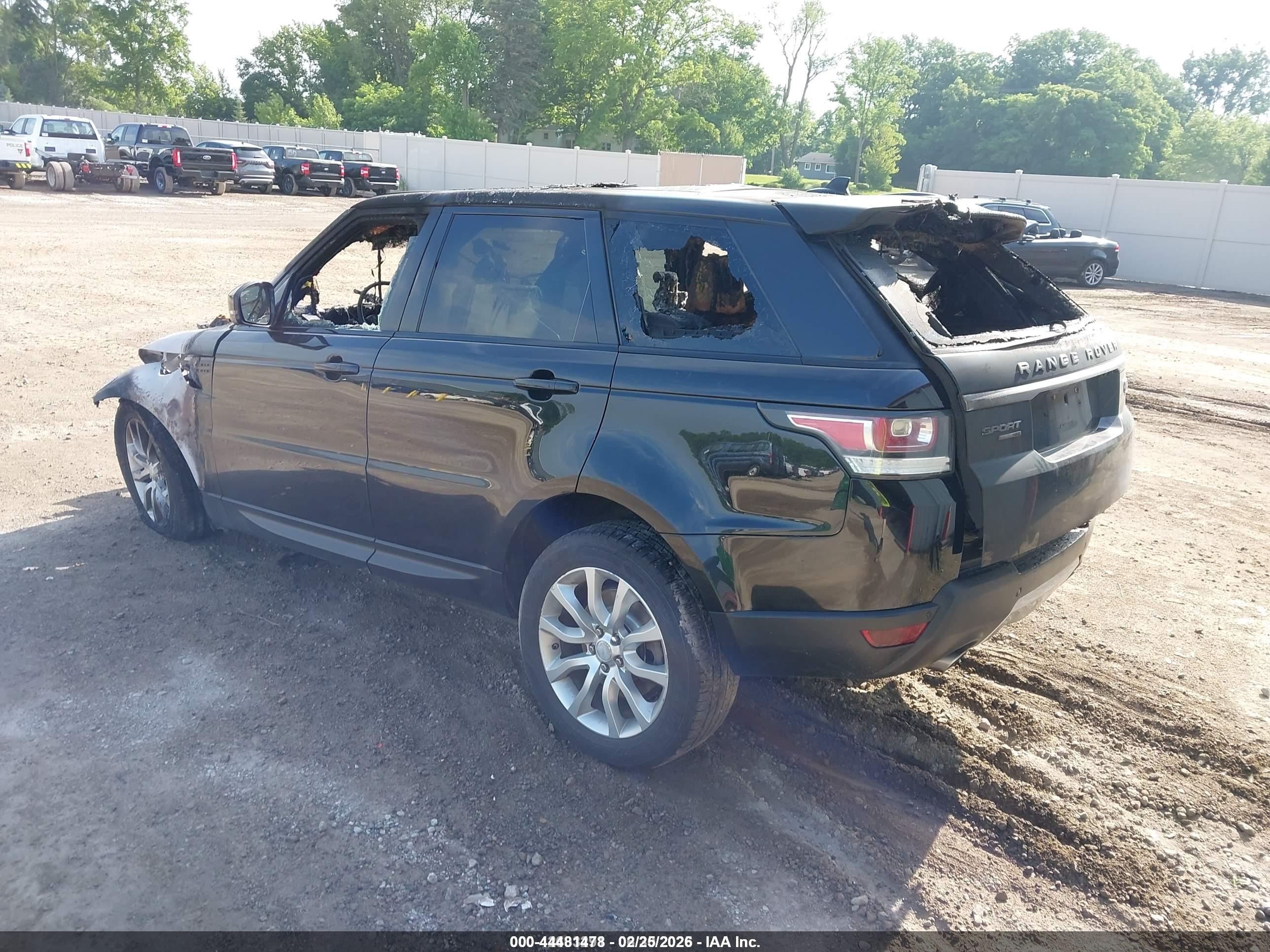 LAND ROVER image 3