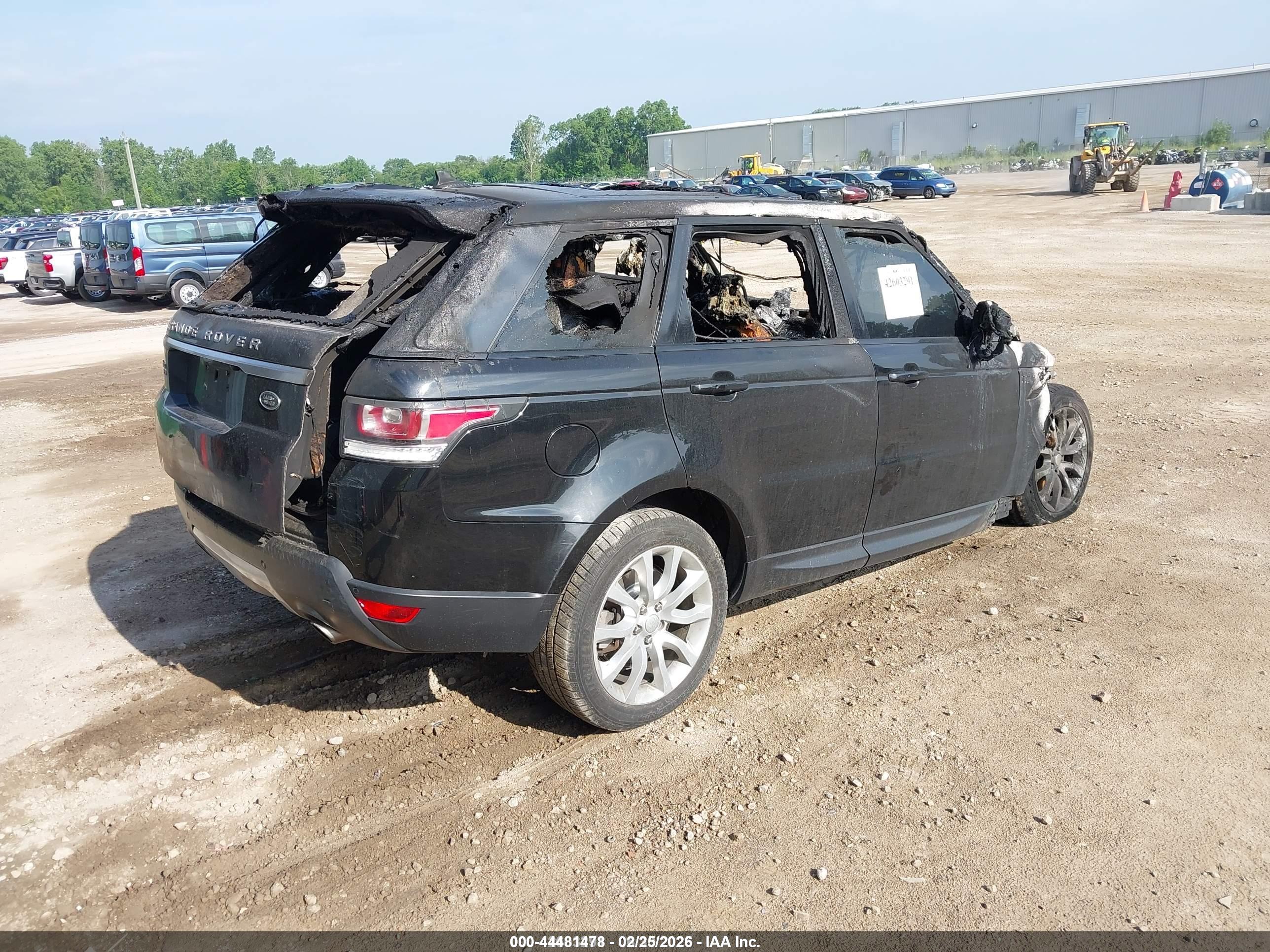 LAND ROVER image 4