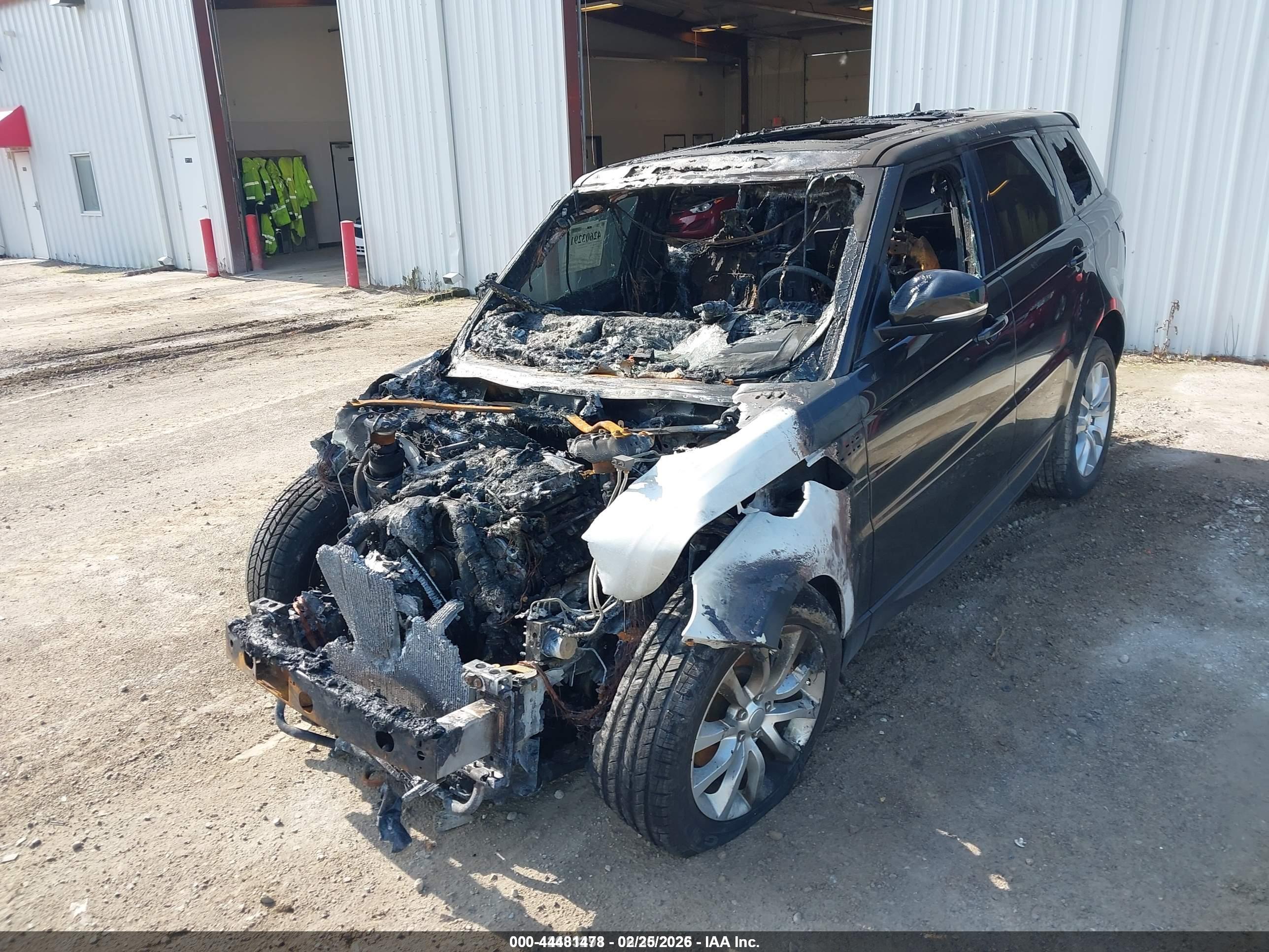 LAND ROVER image 6