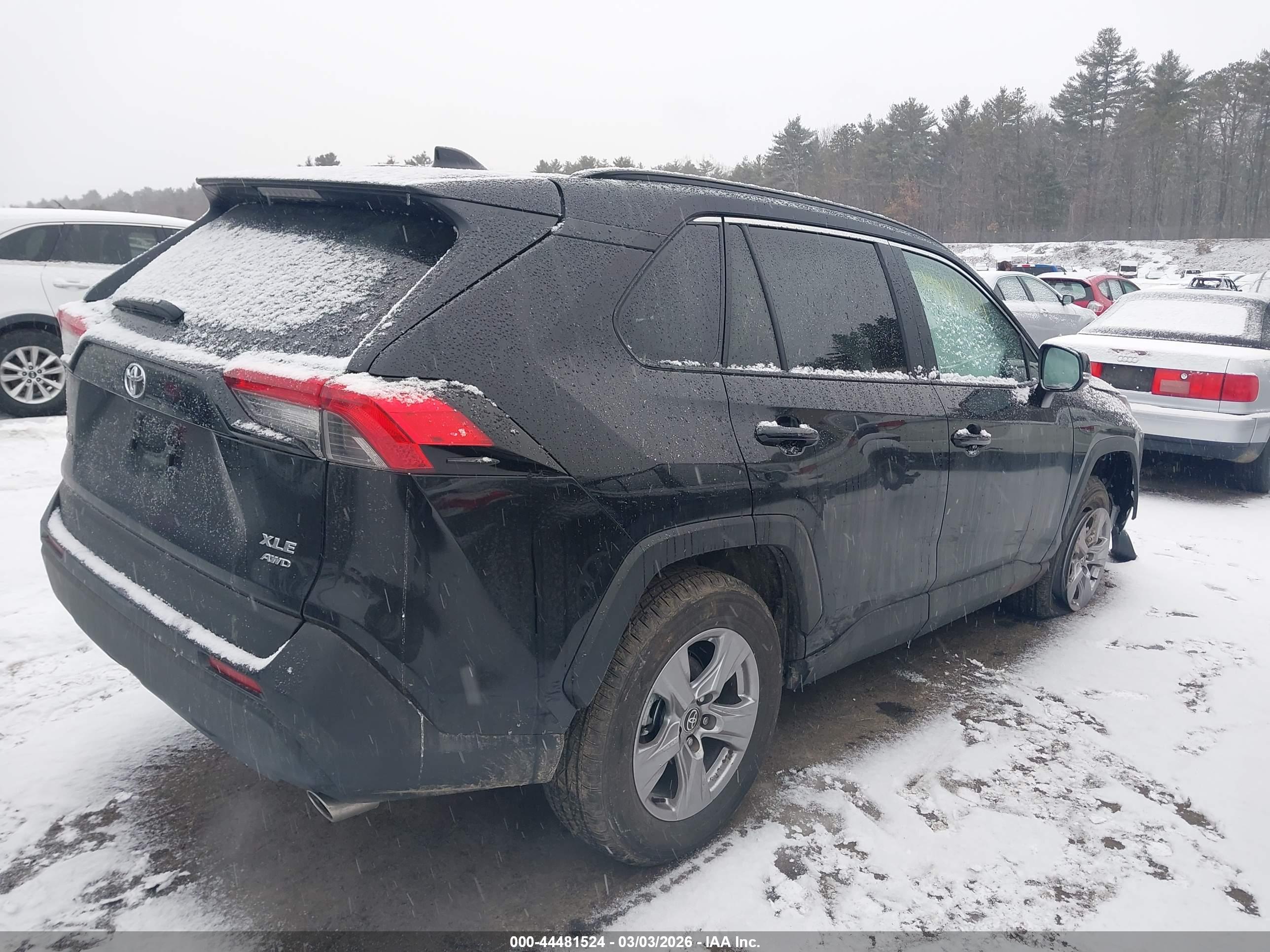 TOYOTA RAV4 image 4