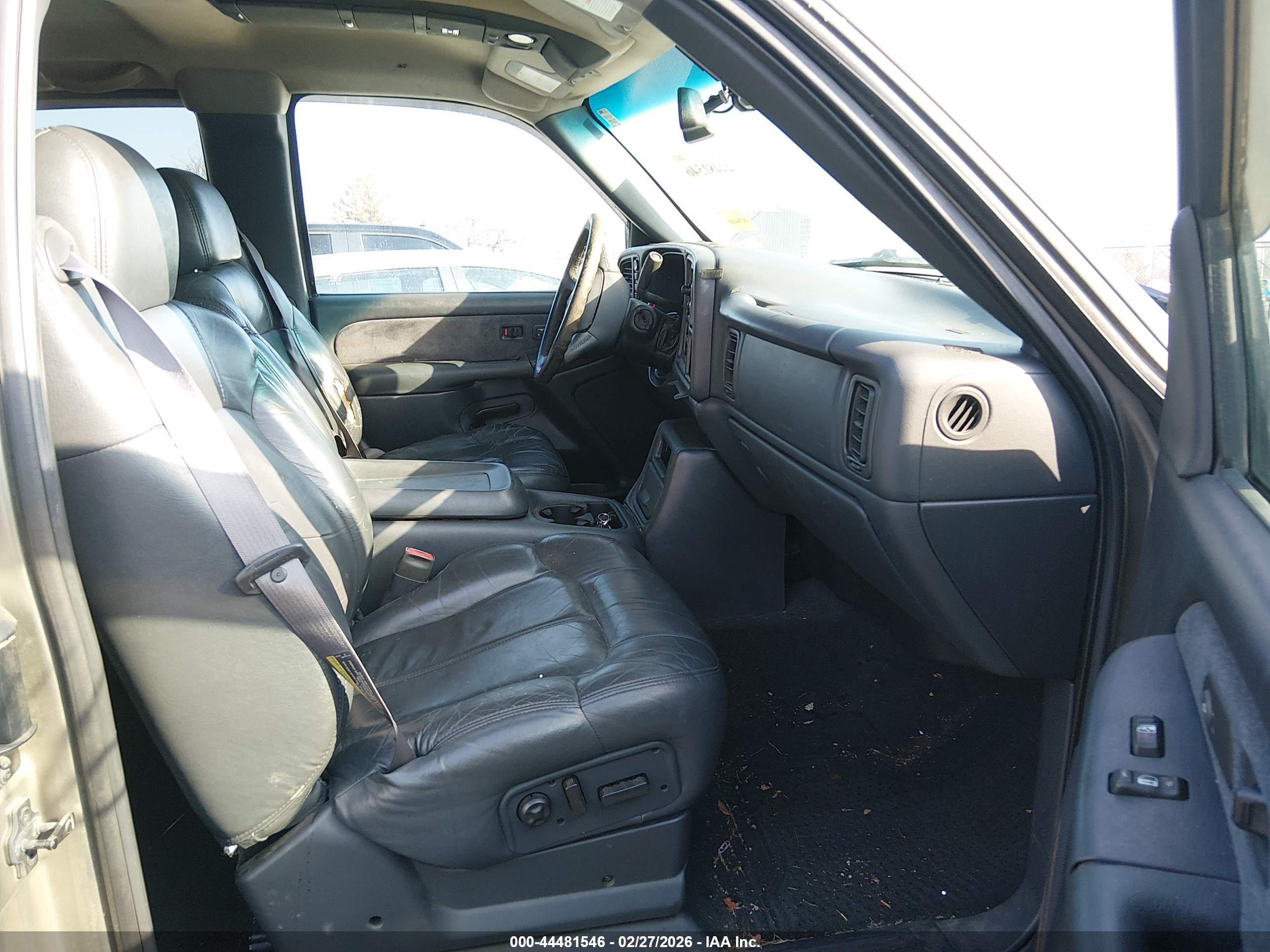 CHEVROLET SILVERADO image 5