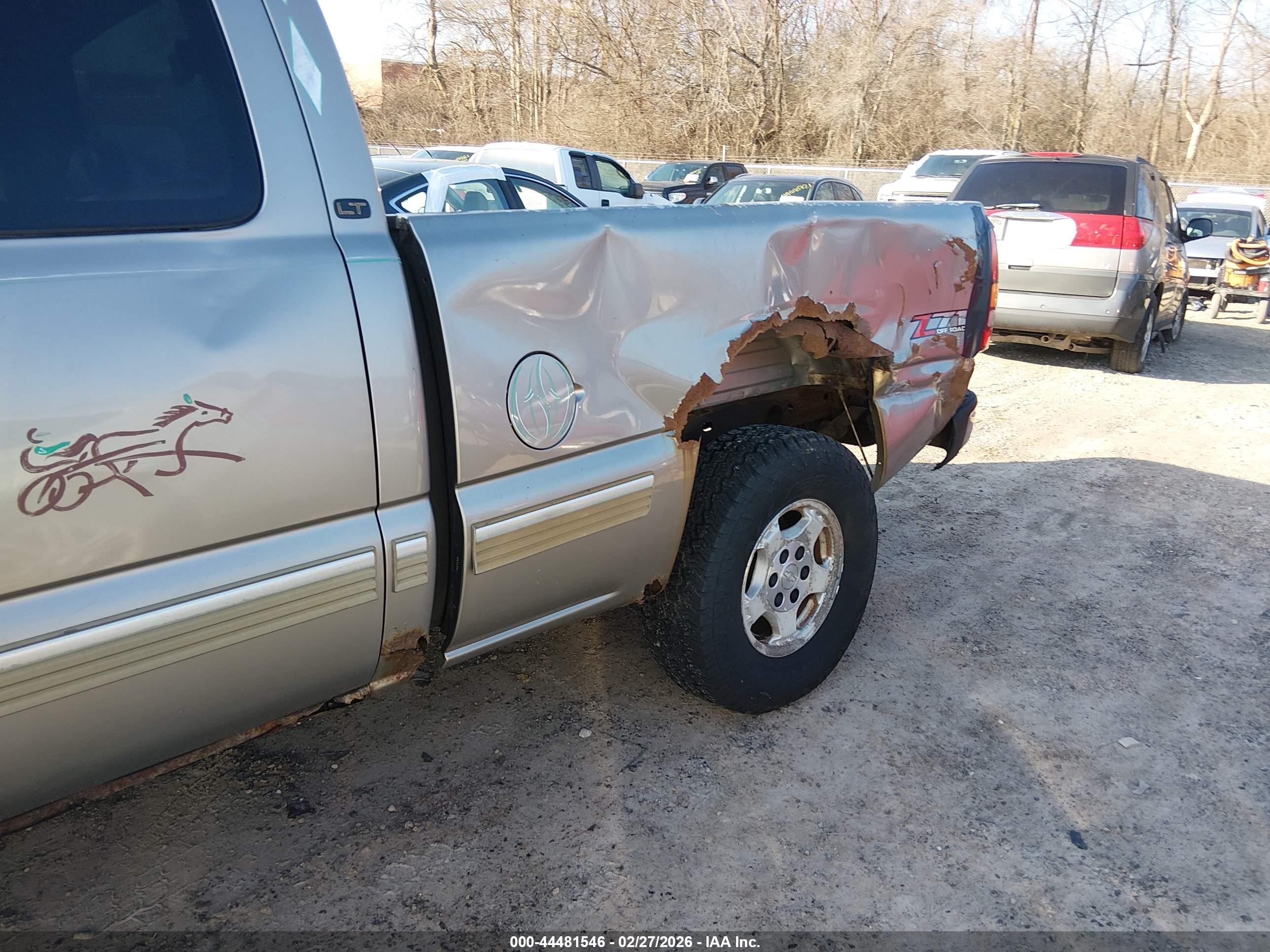 CHEVROLET SILVERADO image 6