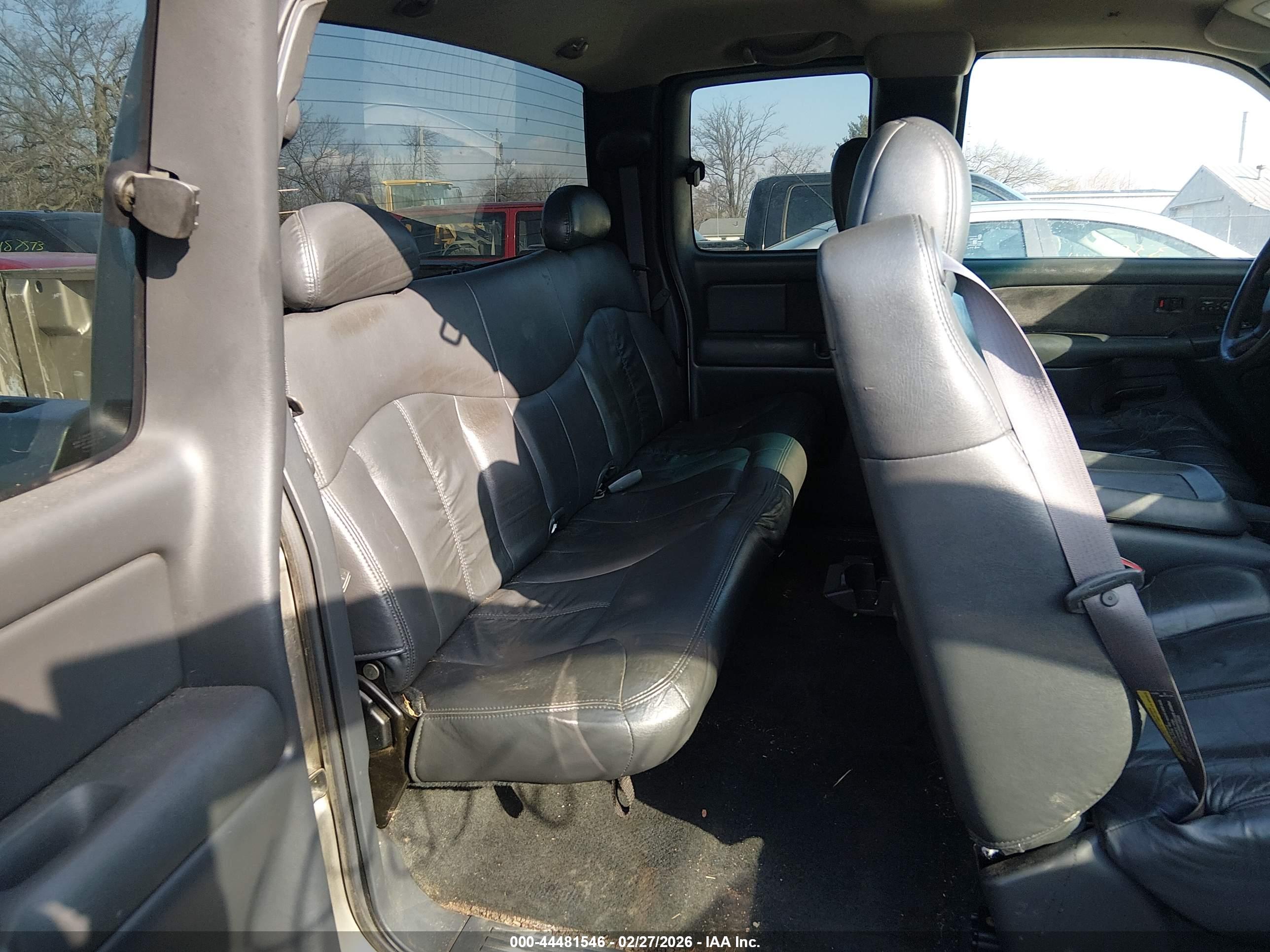 CHEVROLET SILVERADO image 8