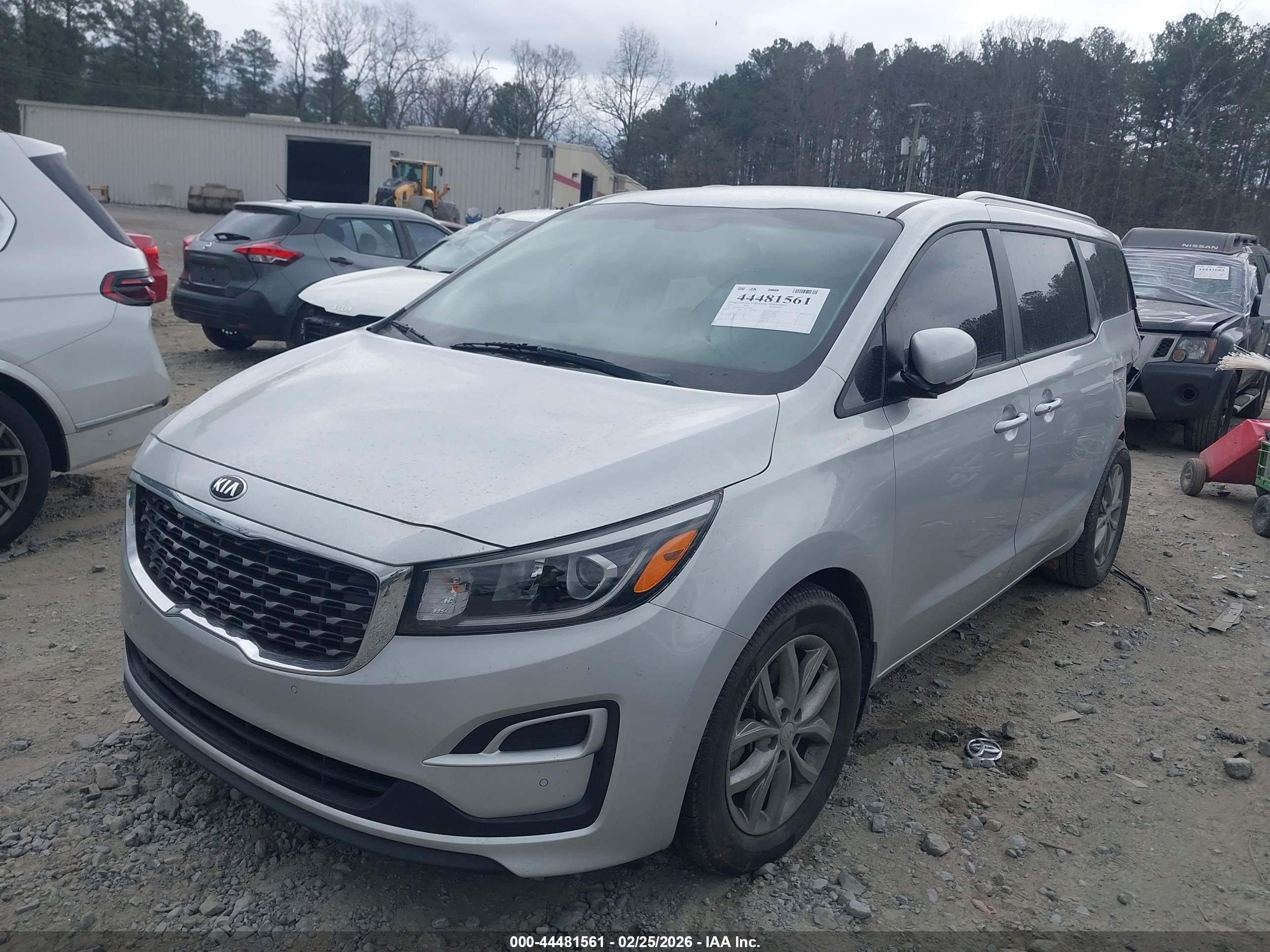 KIA SEDONA image 2