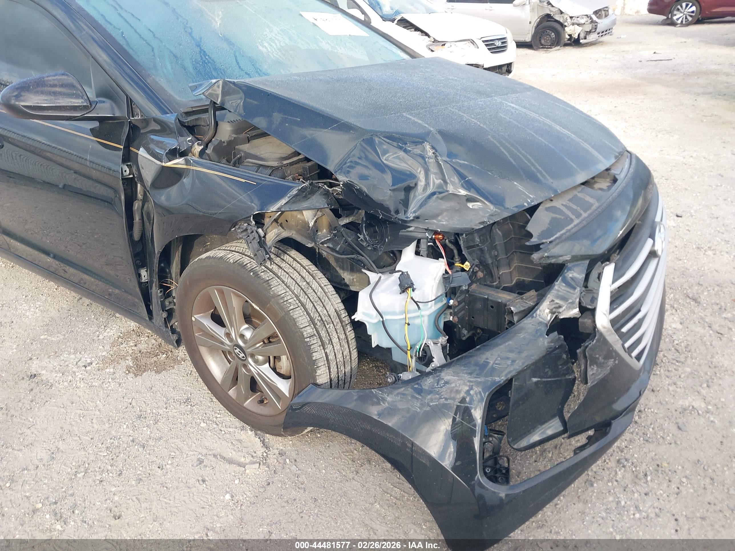 HYUNDAI ELANTRA image 6
