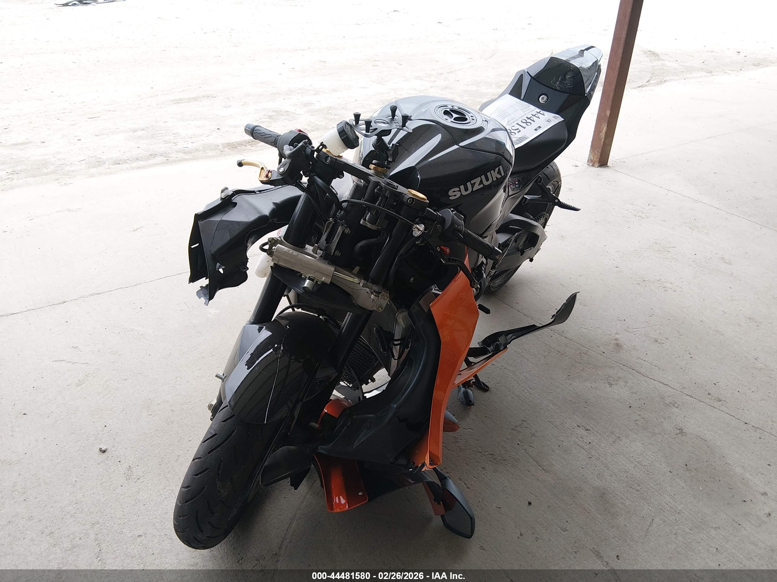 SUZUKI GSX-R1000 image 2