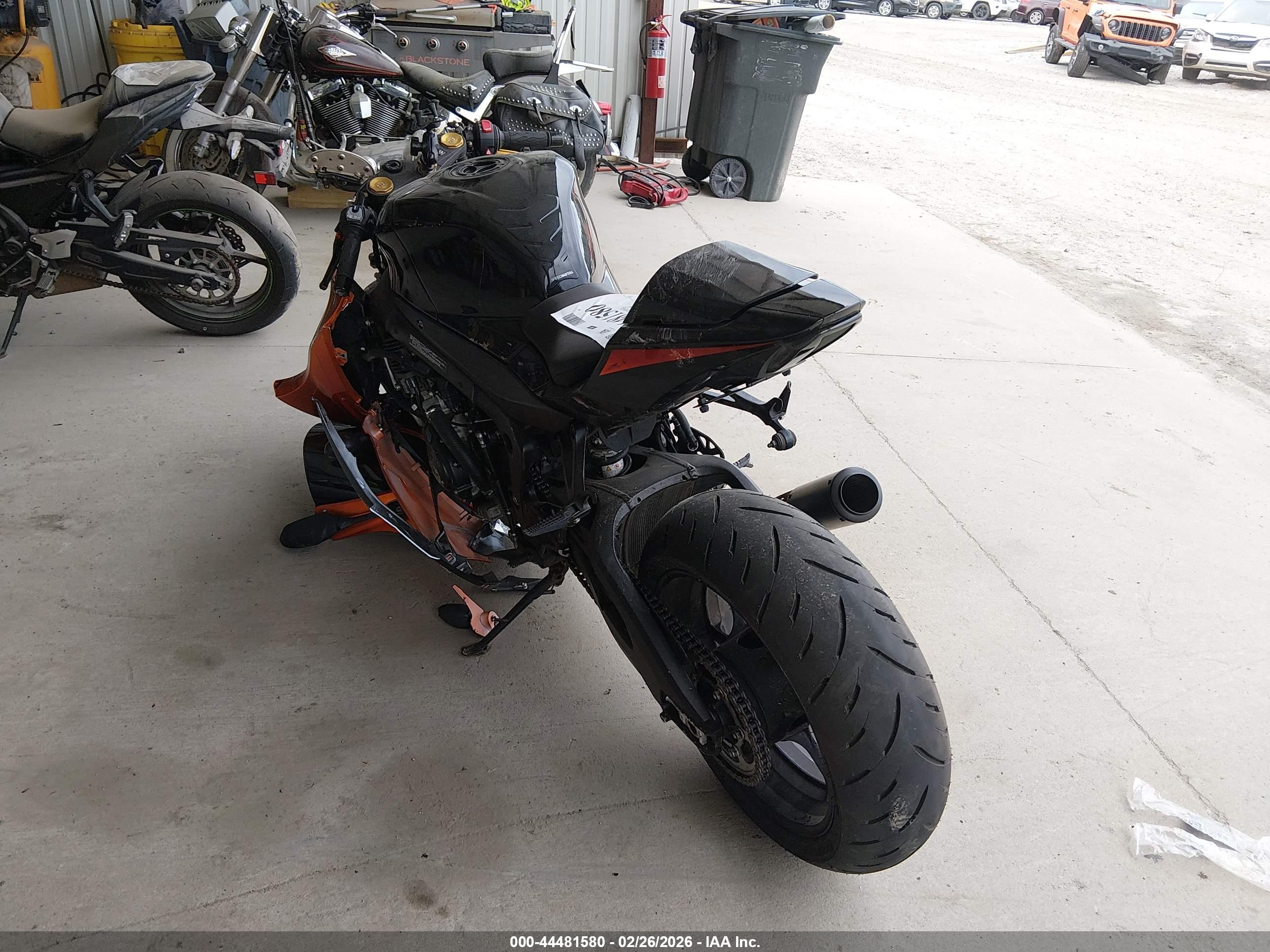 SUZUKI GSX-R1000 image 3