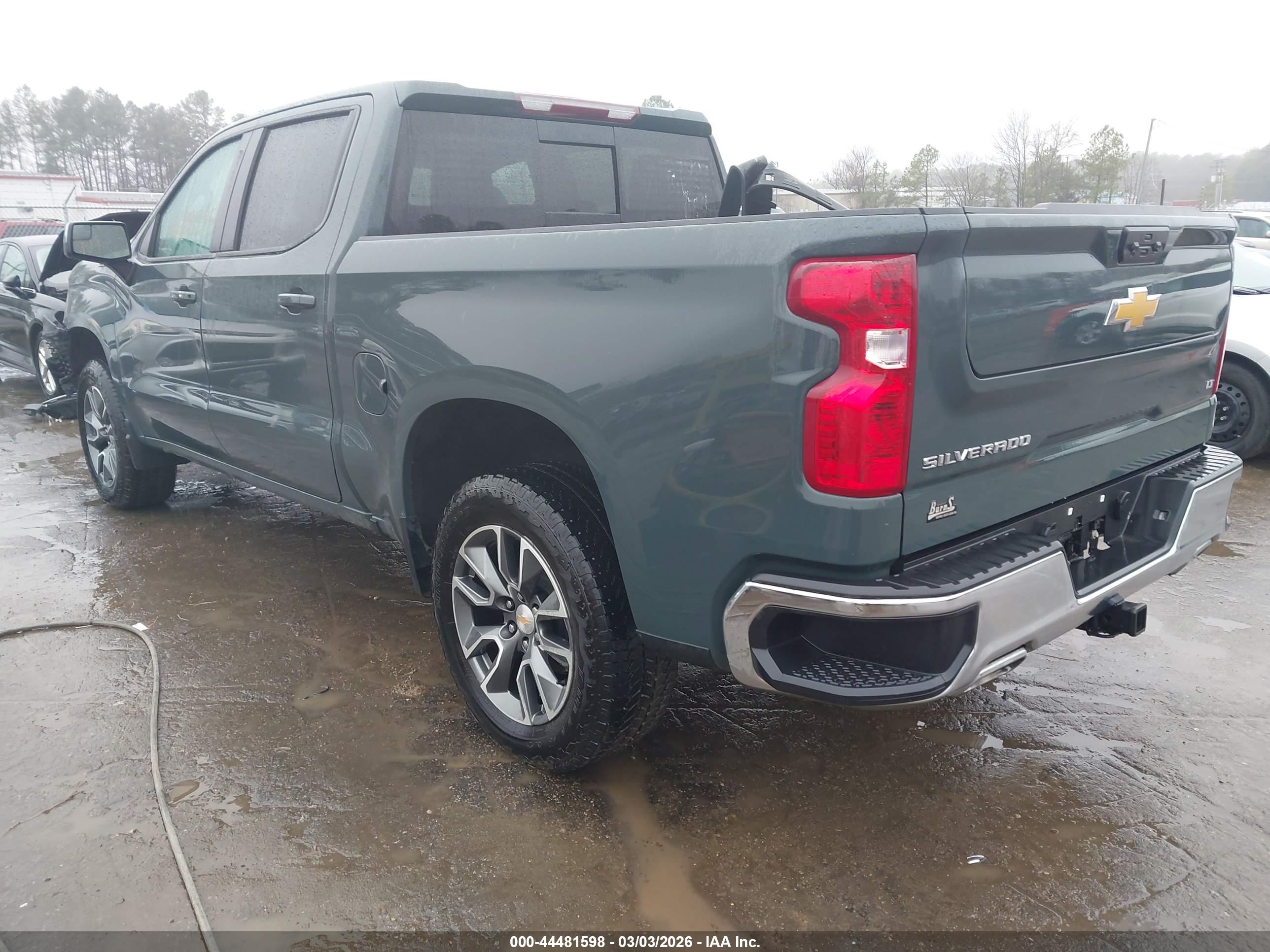 CHEVROLET SILVERADO image 3