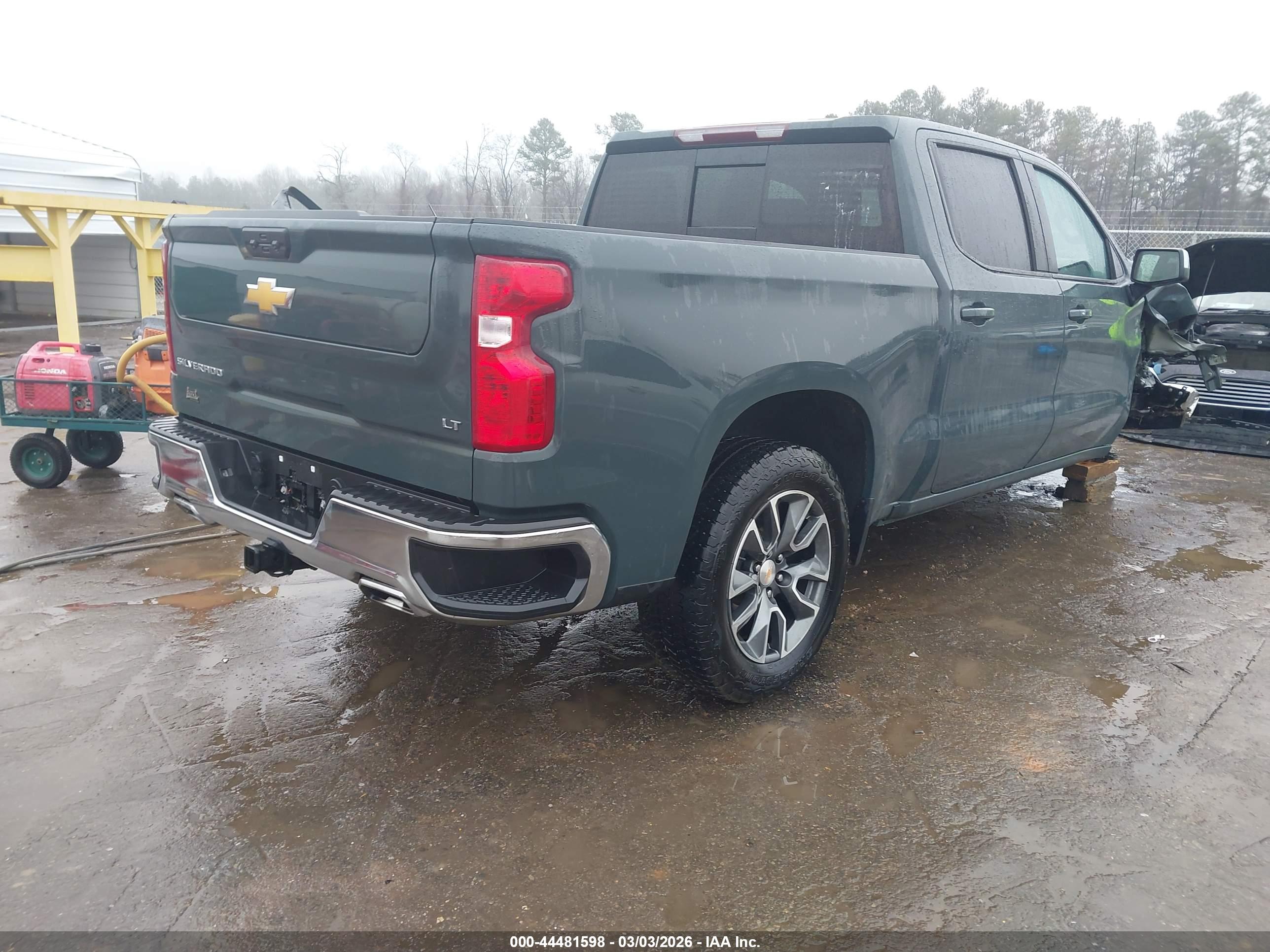 CHEVROLET SILVERADO image 4