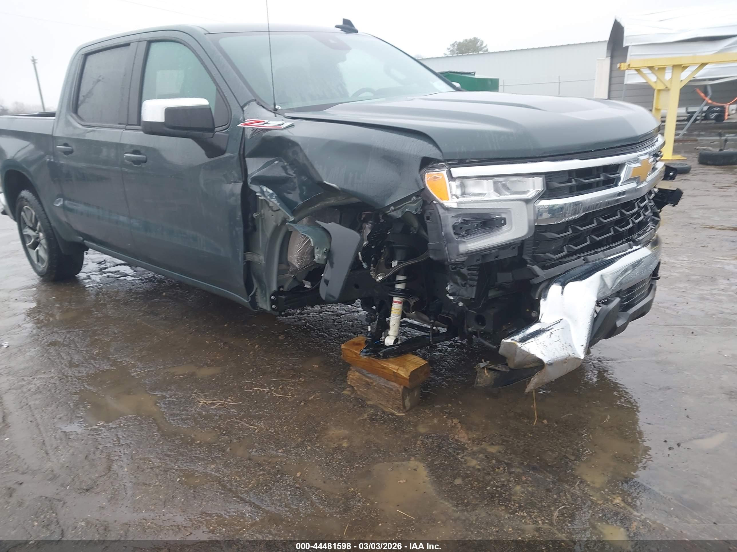 CHEVROLET SILVERADO image 6