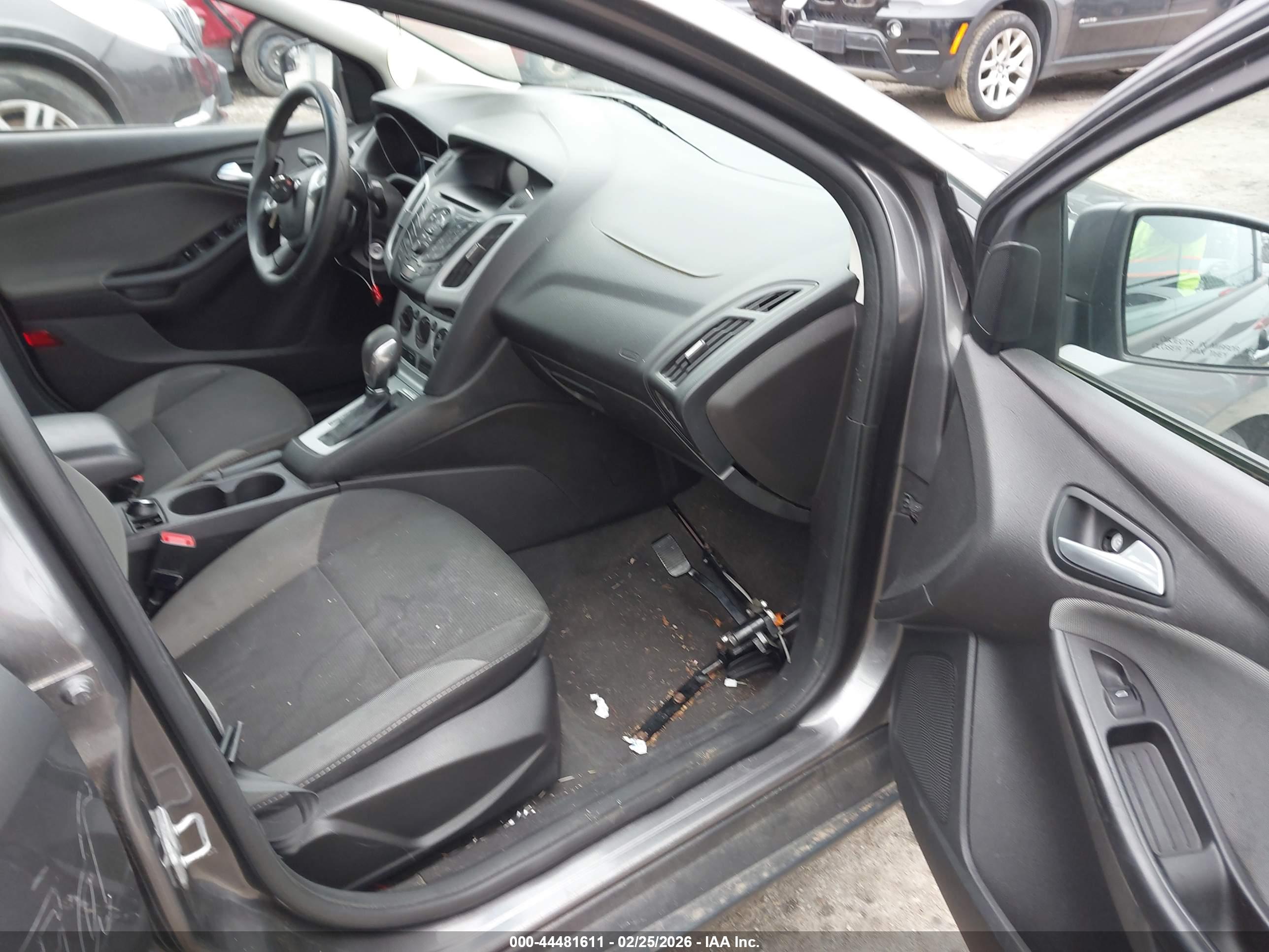 FORD FOCUS image 5