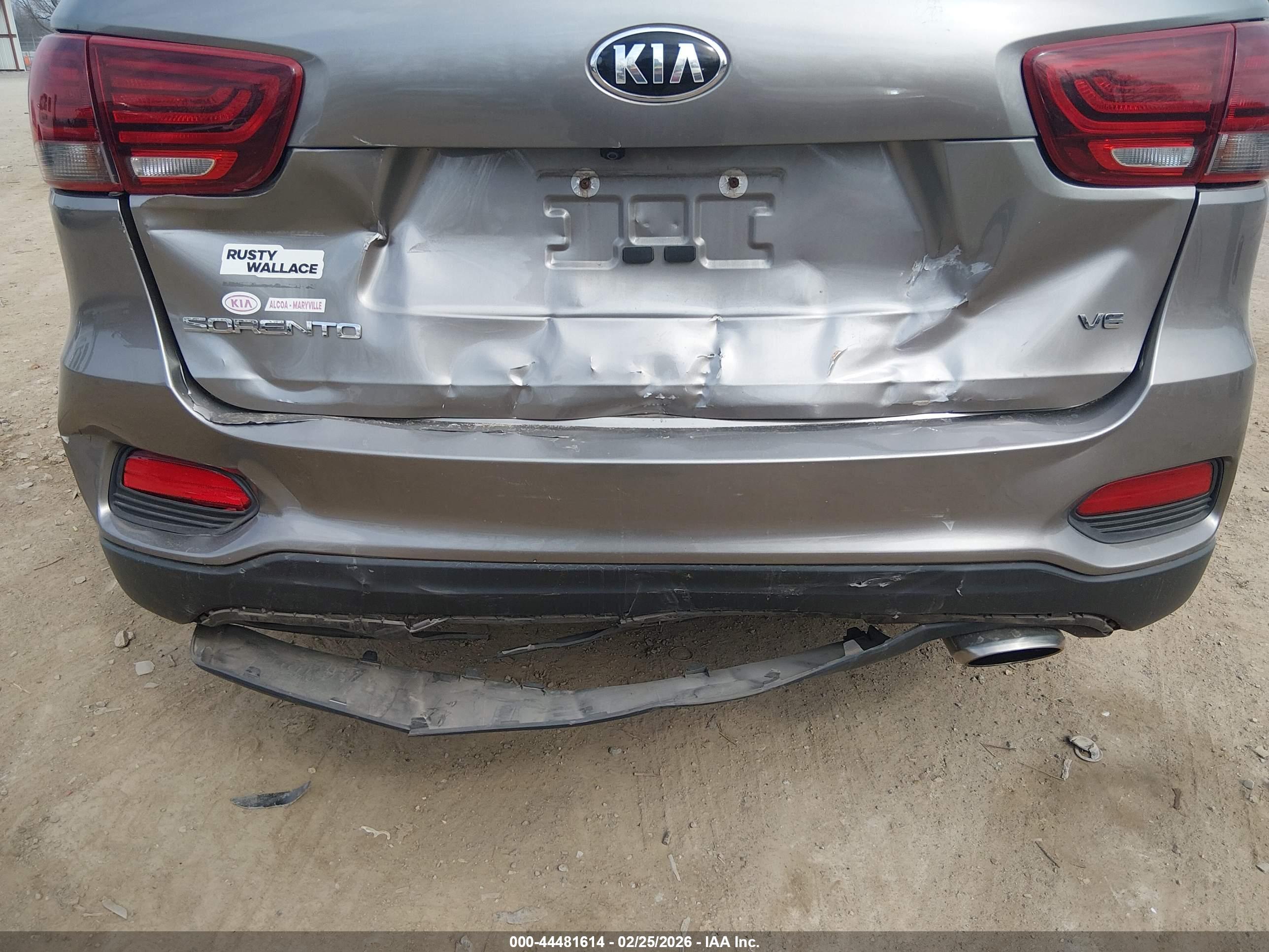 KIA SORENTO image 6