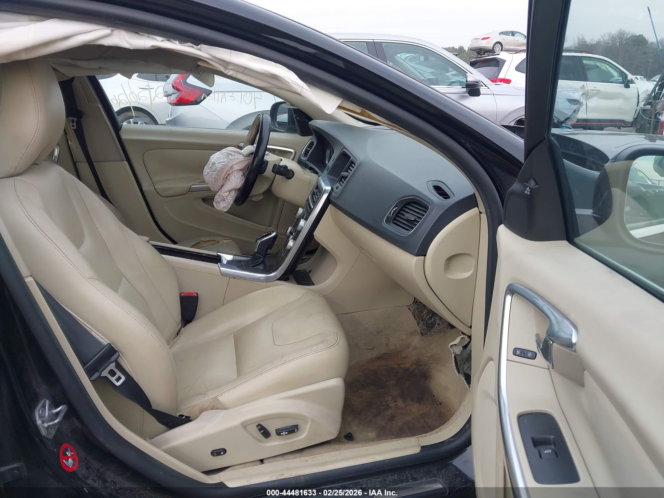 VOLVO S60 image 5