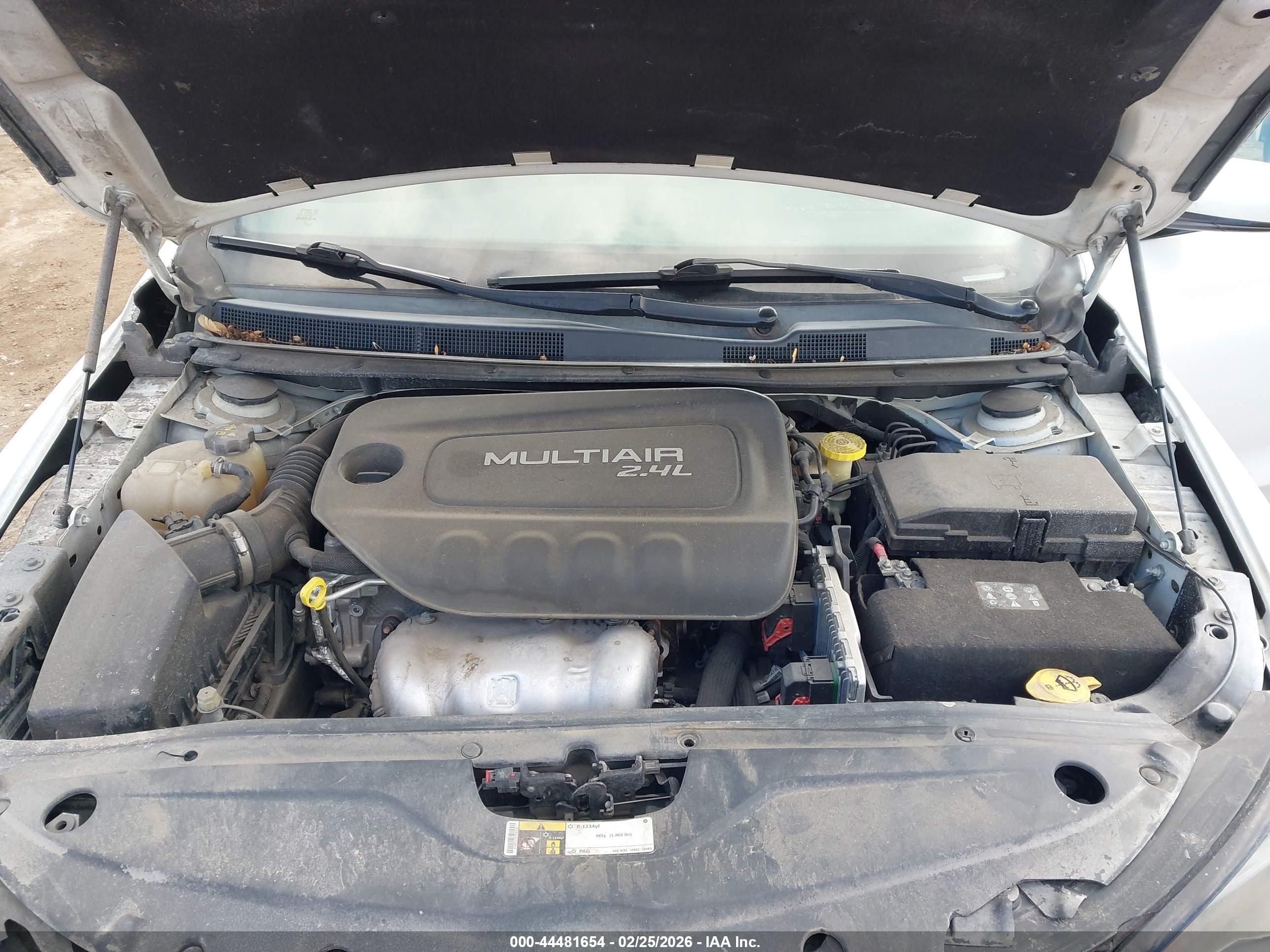 CHRYSLER 200 image 10