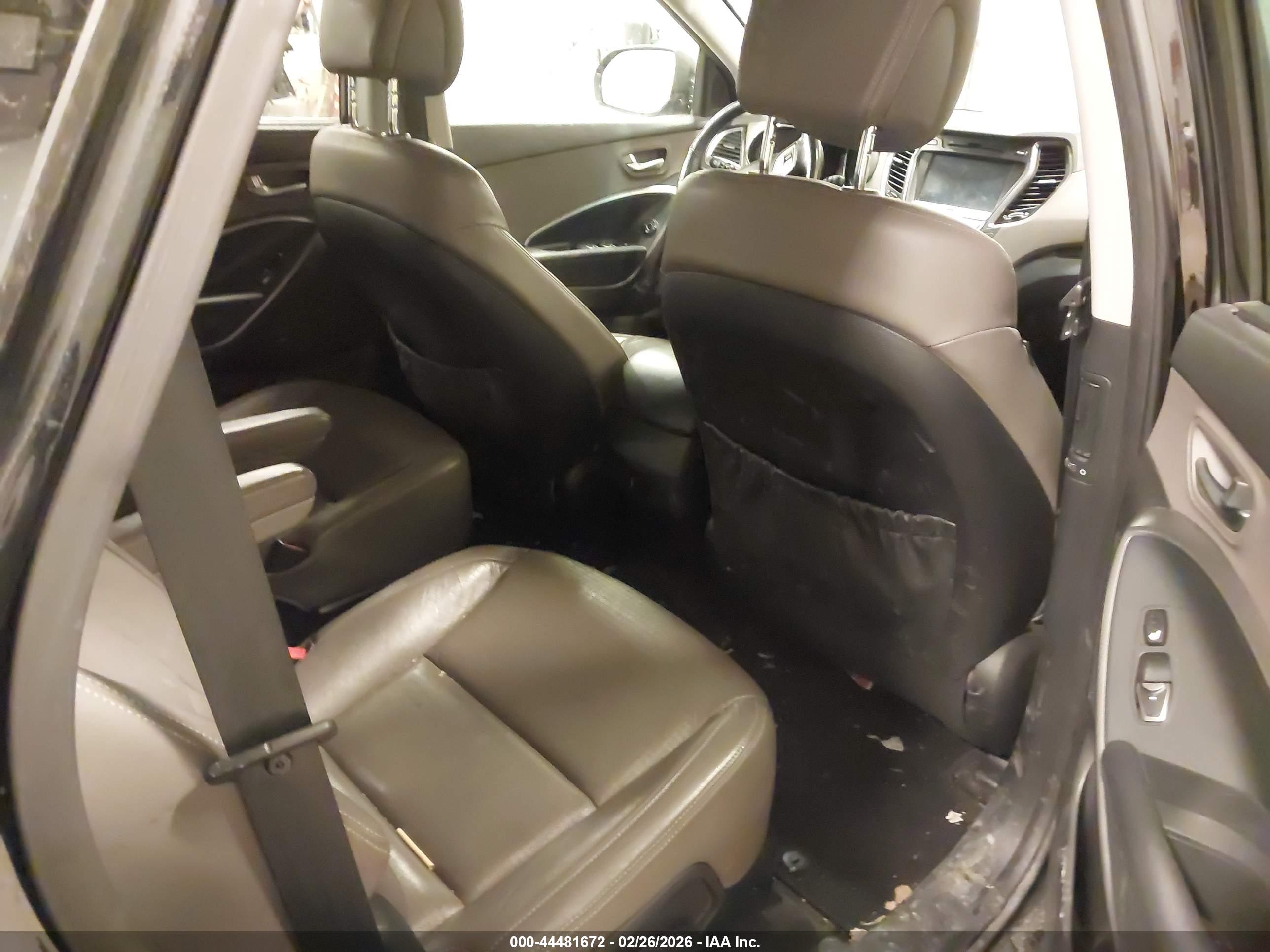 HYUNDAI SANTA image 8