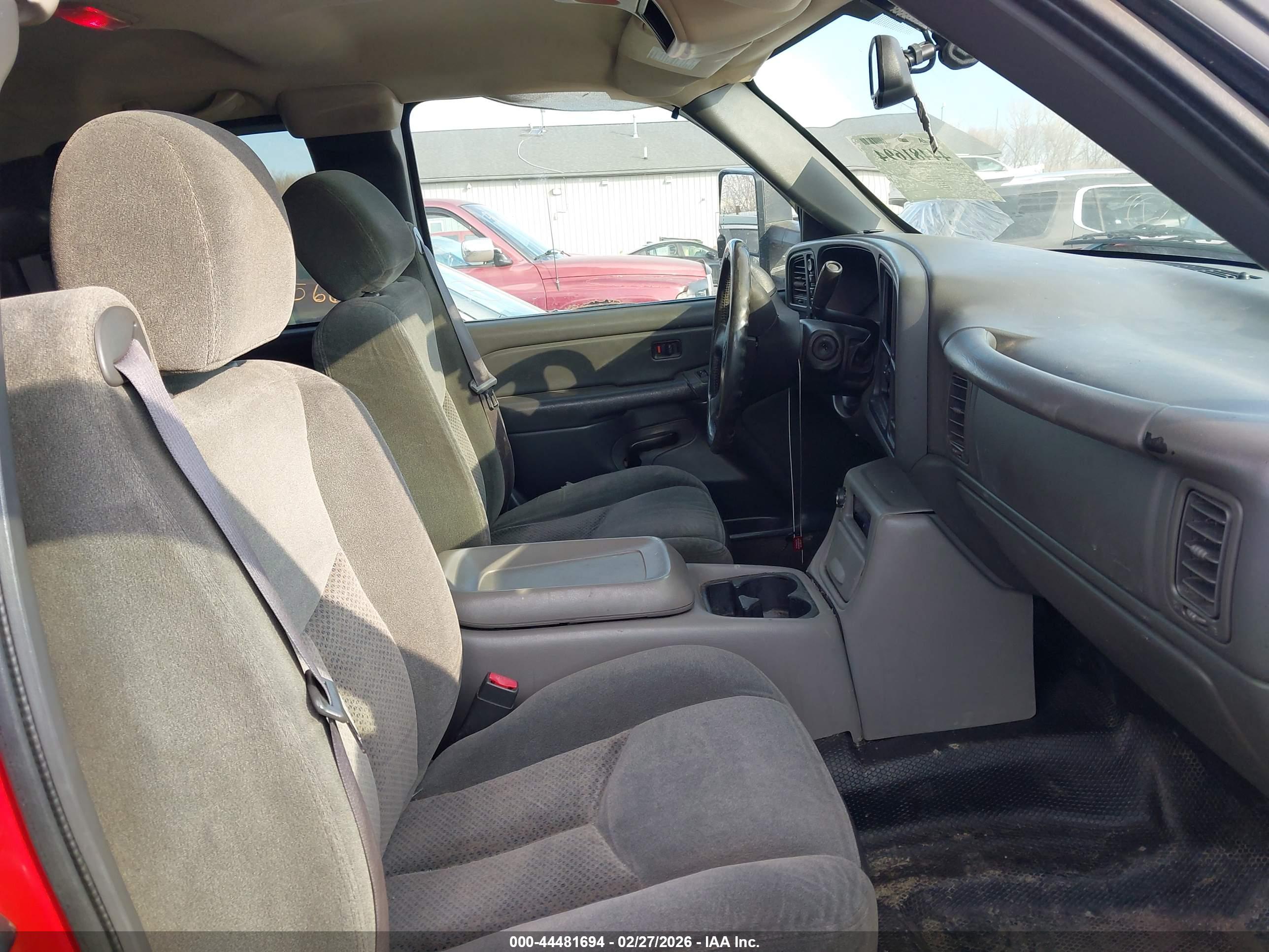 CHEVROLET SILVERADO image 5