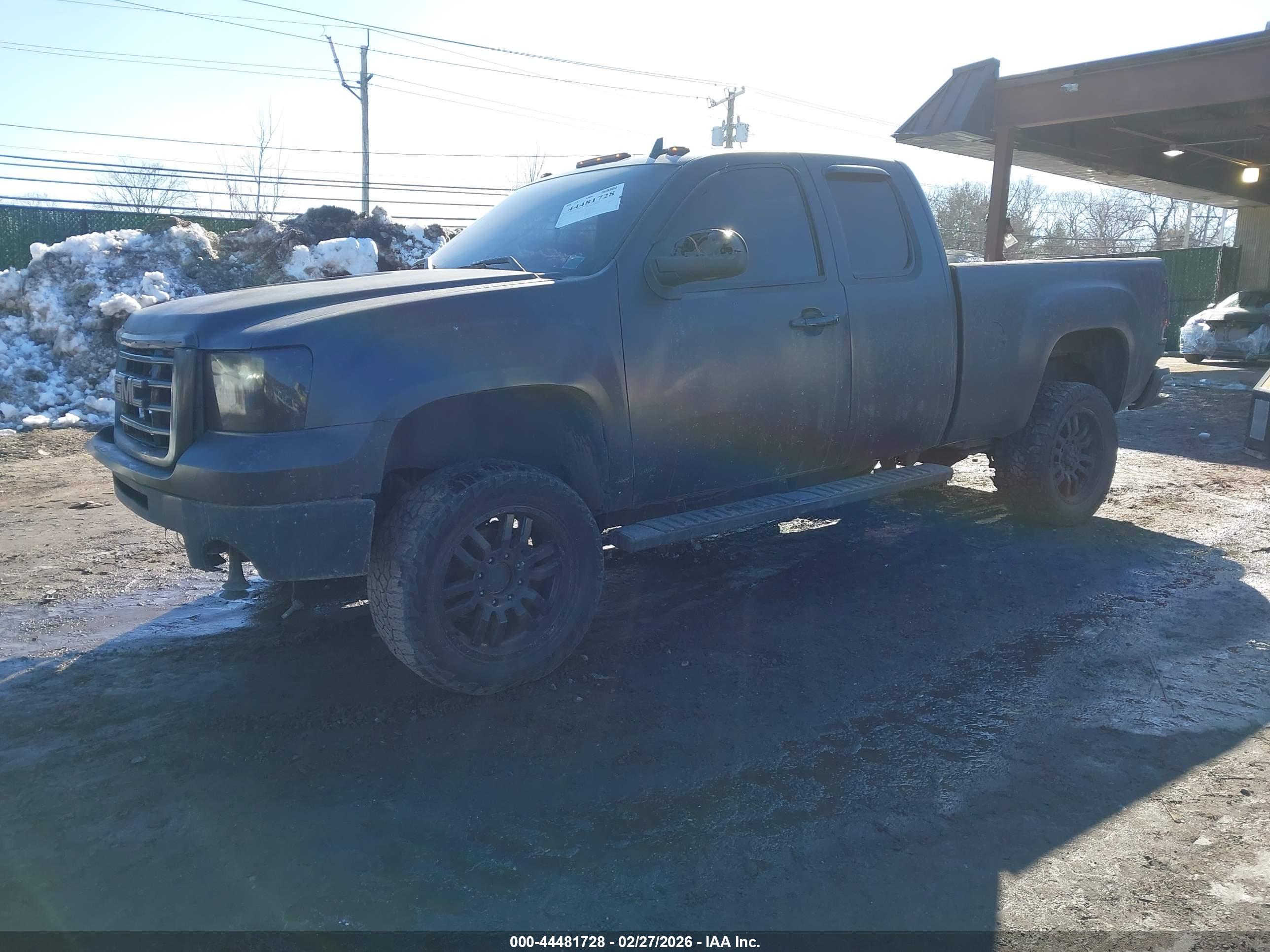 GMC SIERRA image 2
