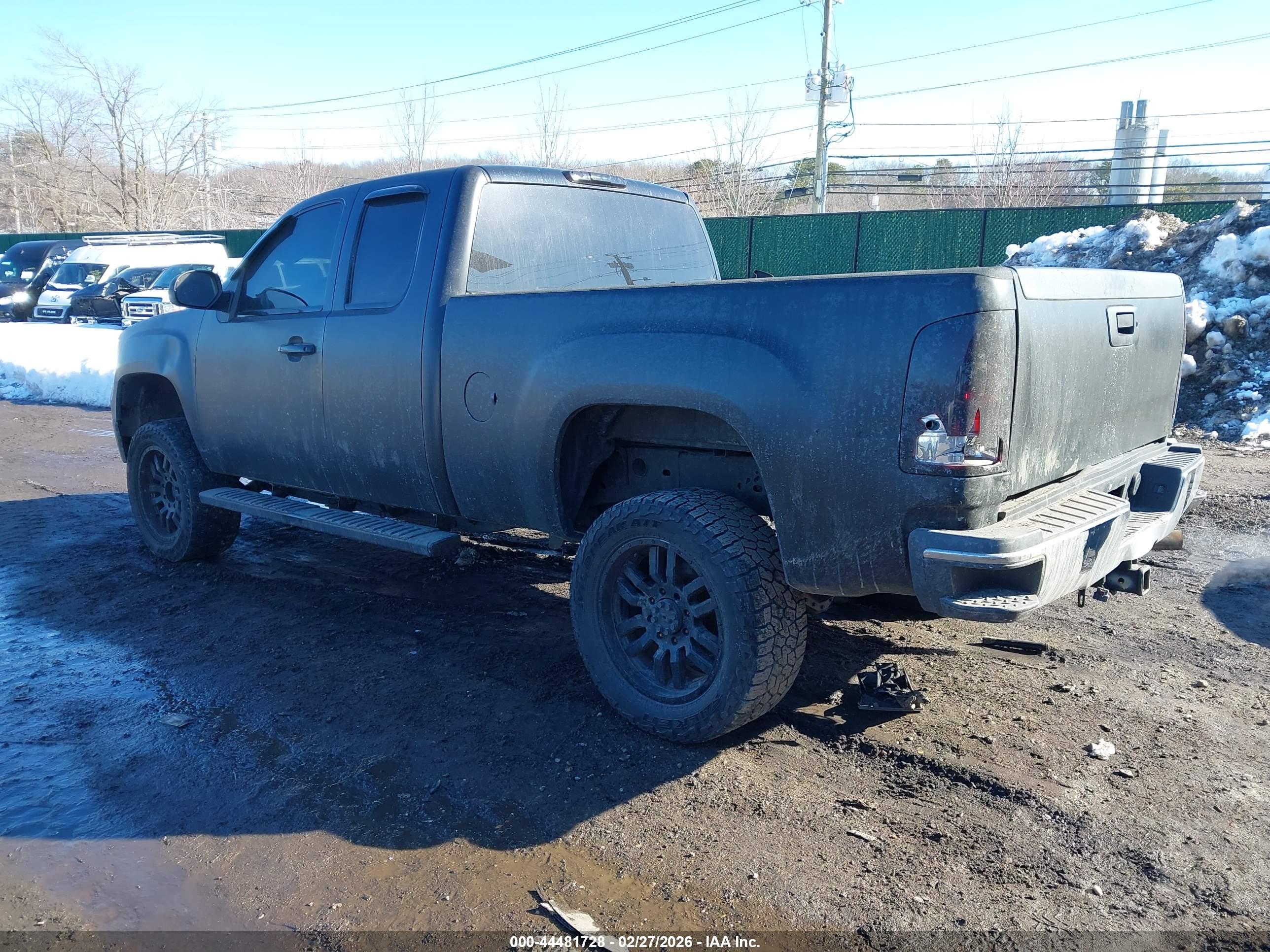 GMC SIERRA image 3