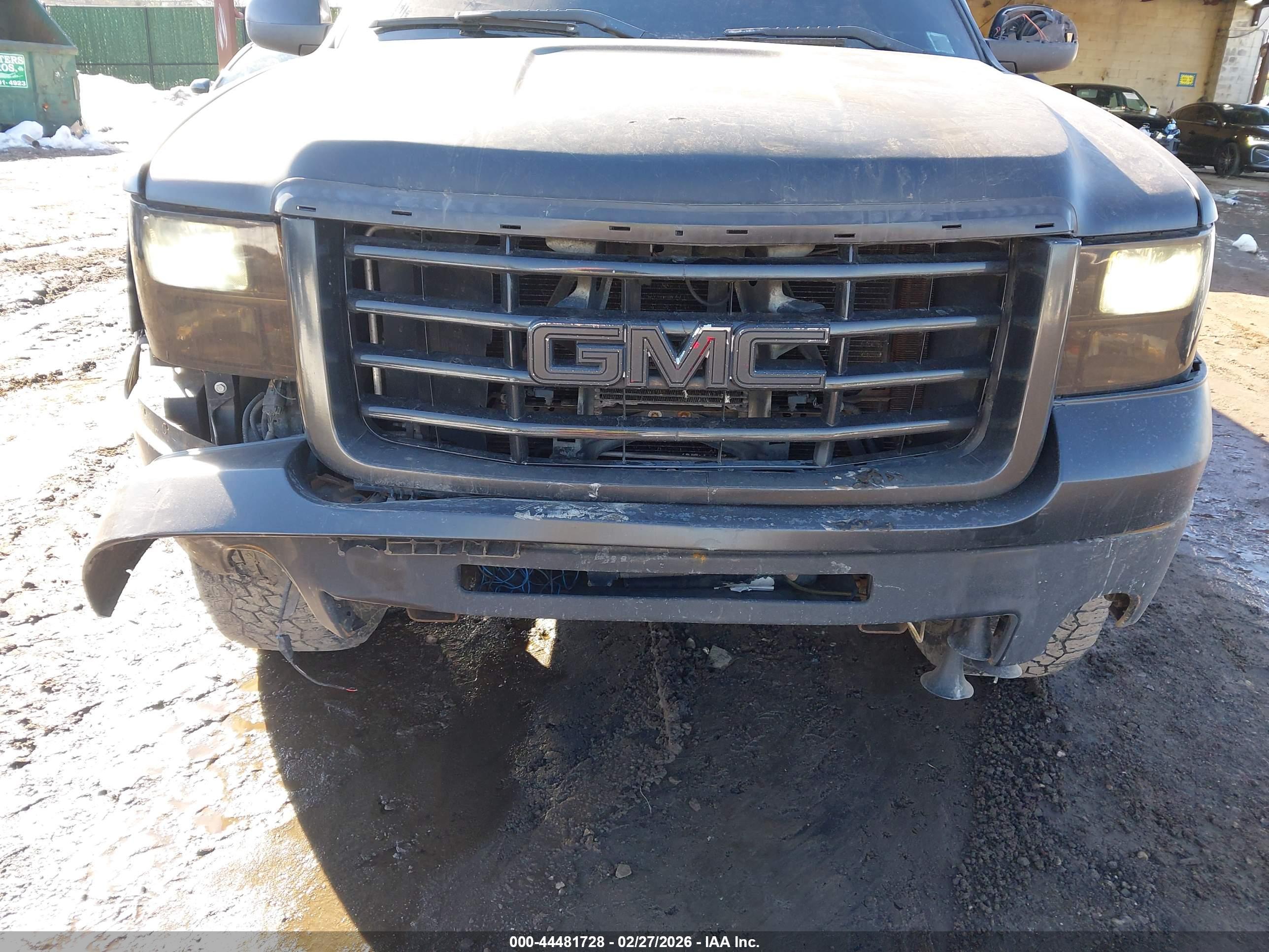 GMC SIERRA image 6
