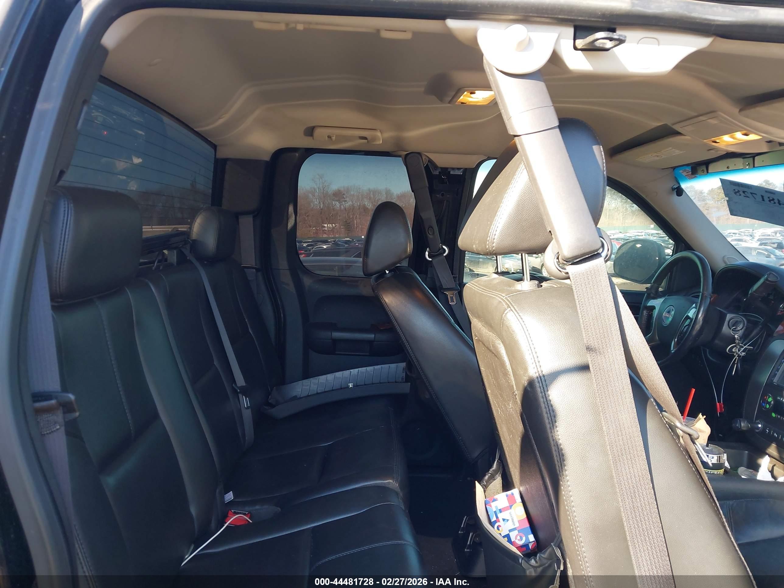 GMC SIERRA image 8