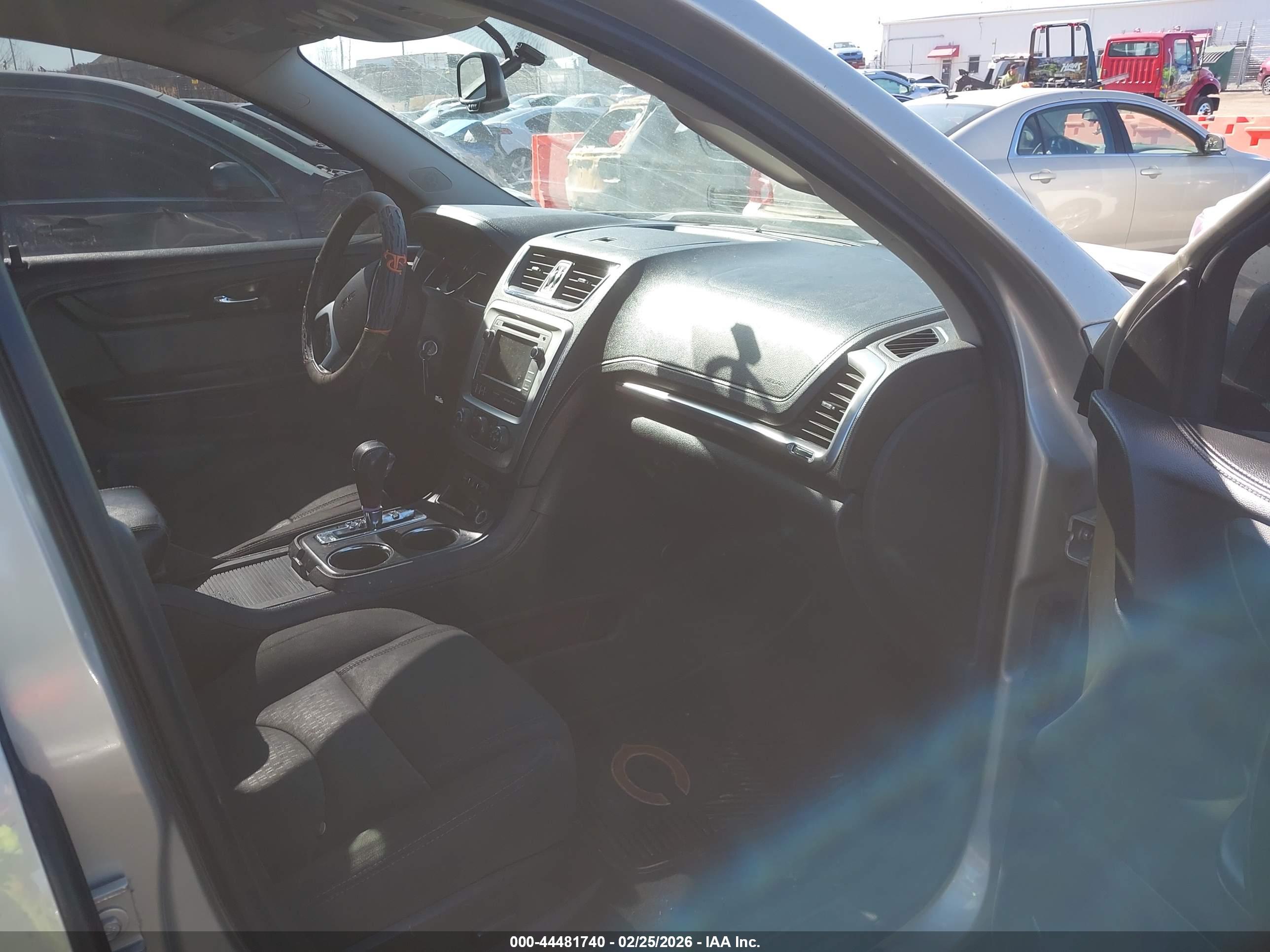 GMC ACADIA image 5