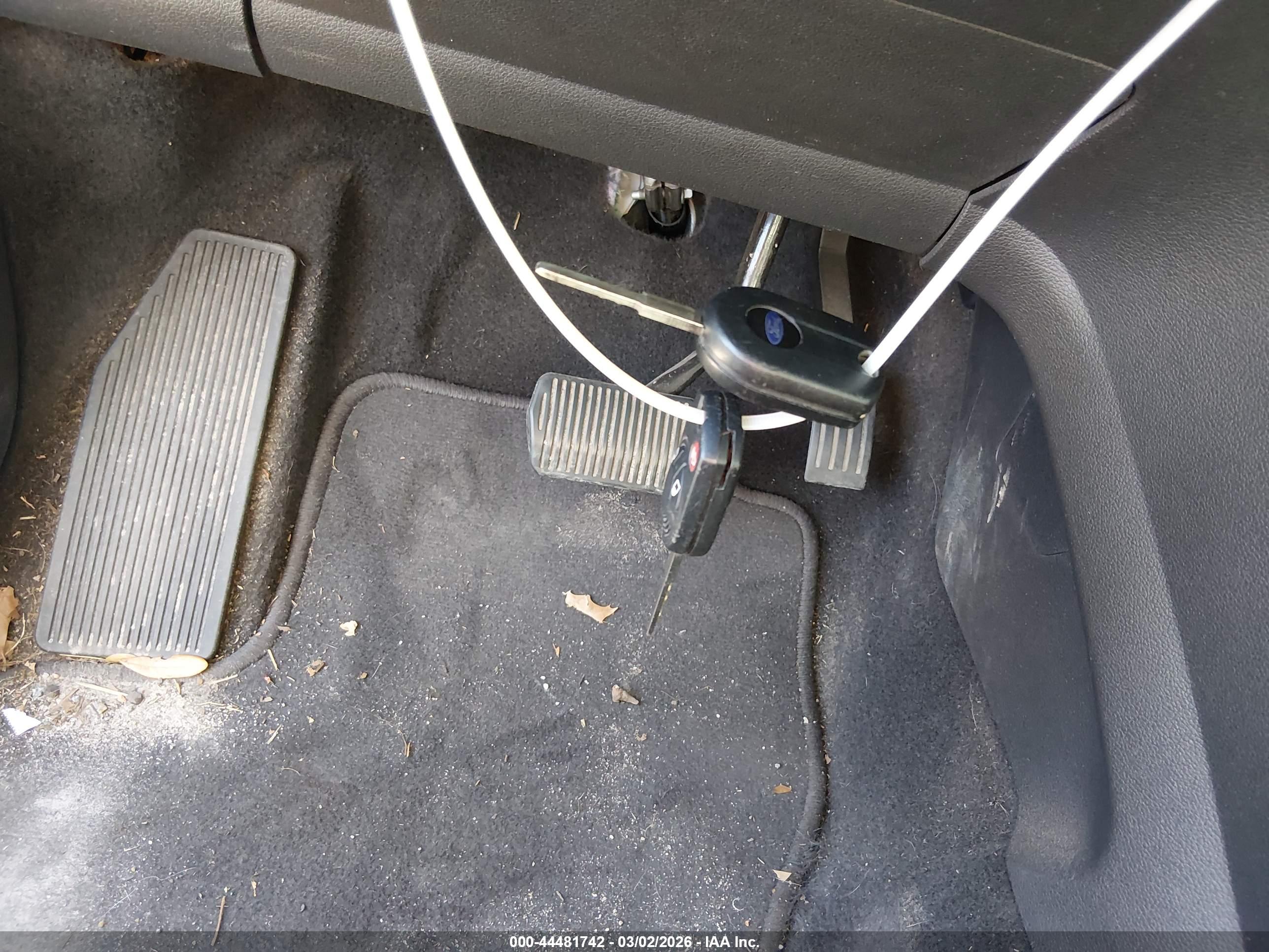 FORD ESCAPE image 11