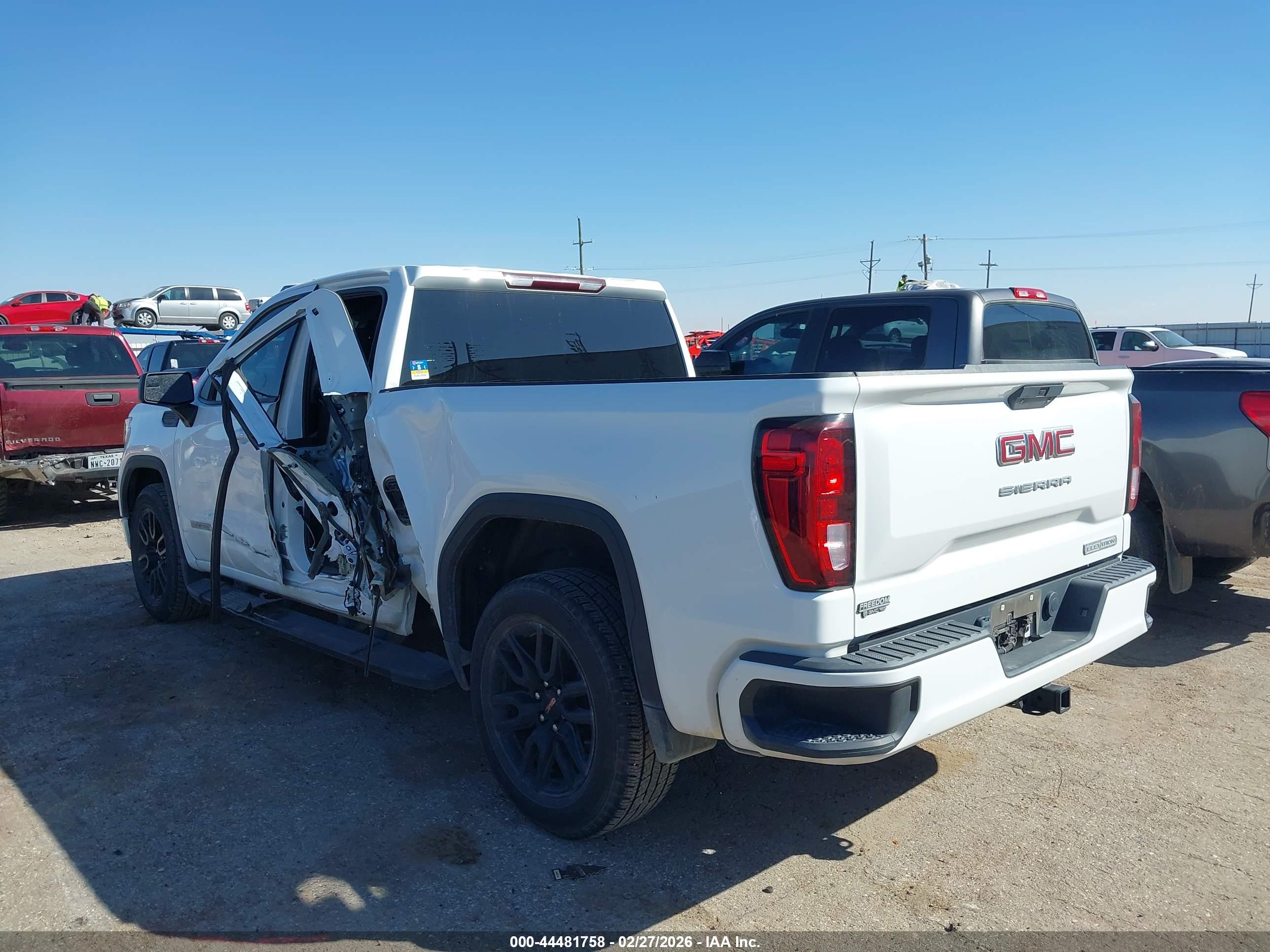 GMC SIERRA image 3