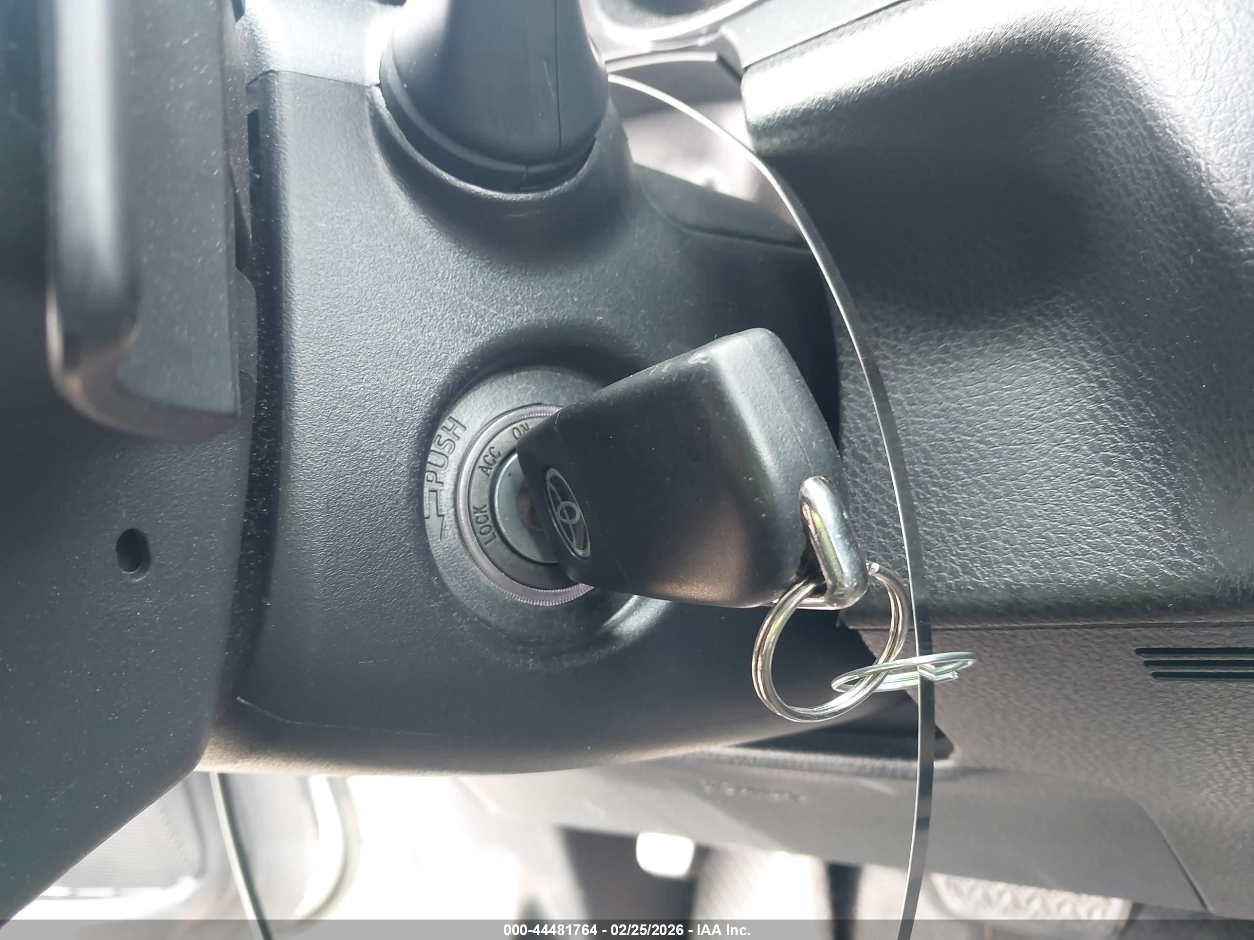 TOYOTA CAMRY image 11