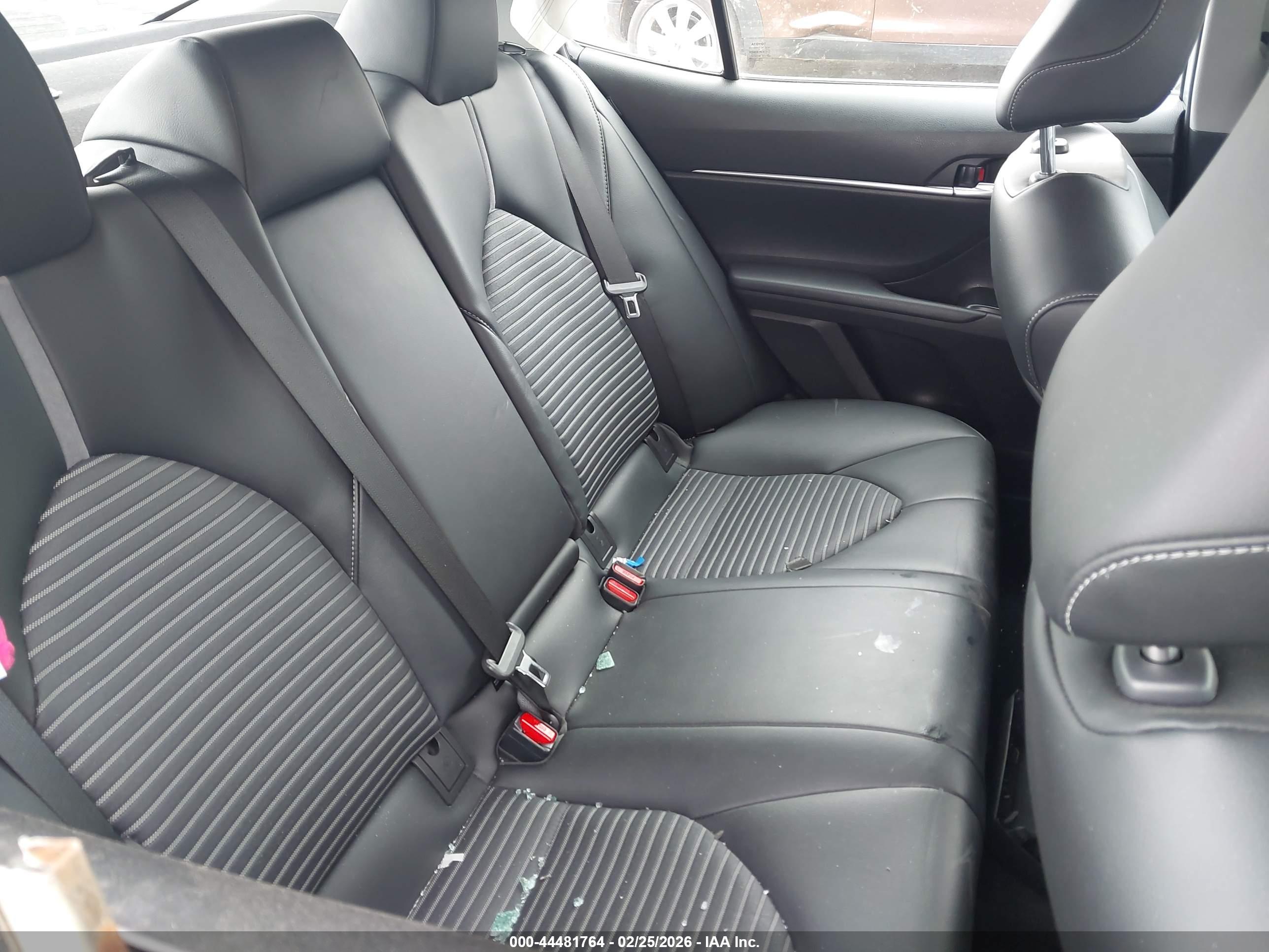 TOYOTA CAMRY image 8