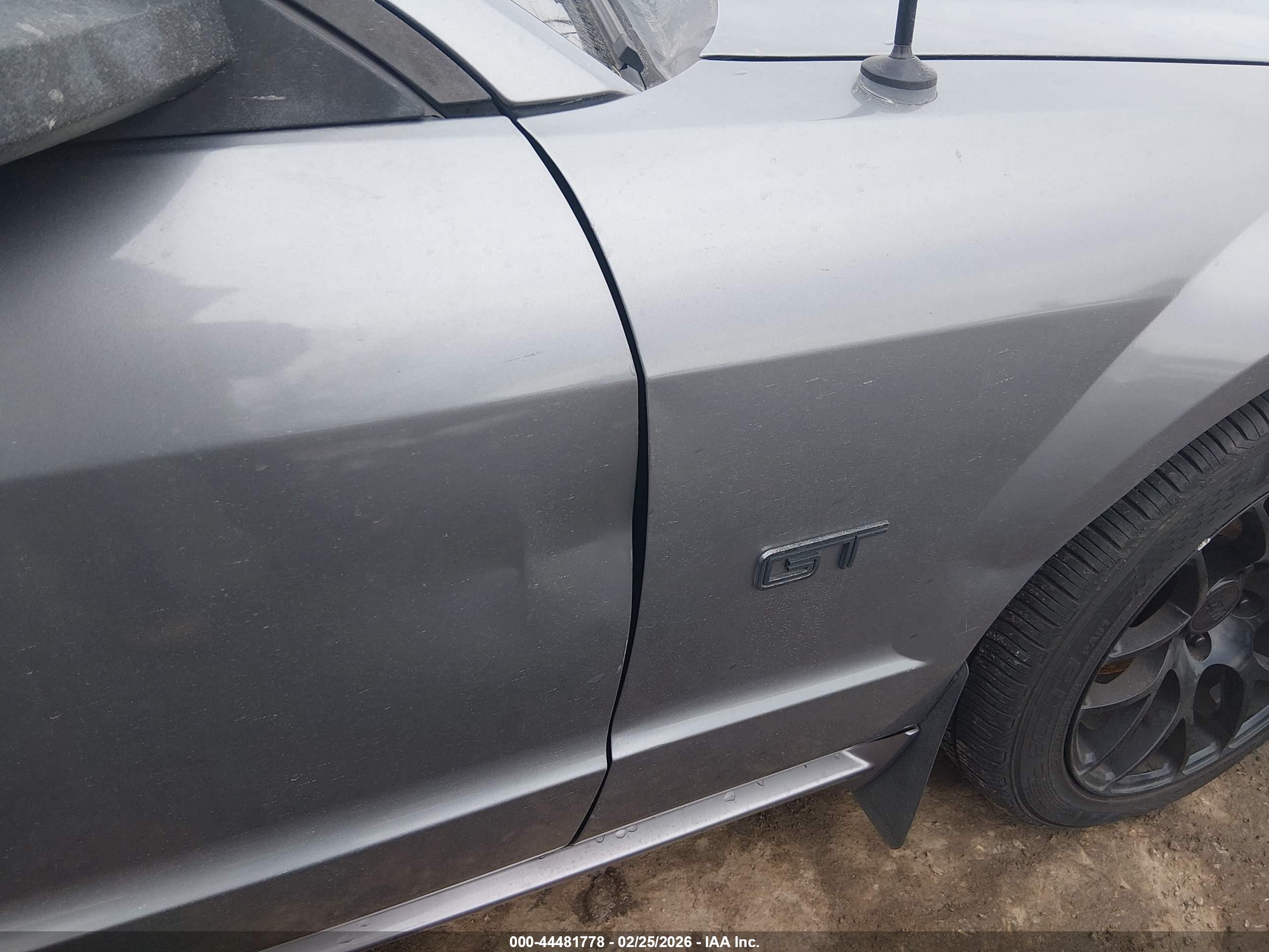 FORD MUSTANG image 6
