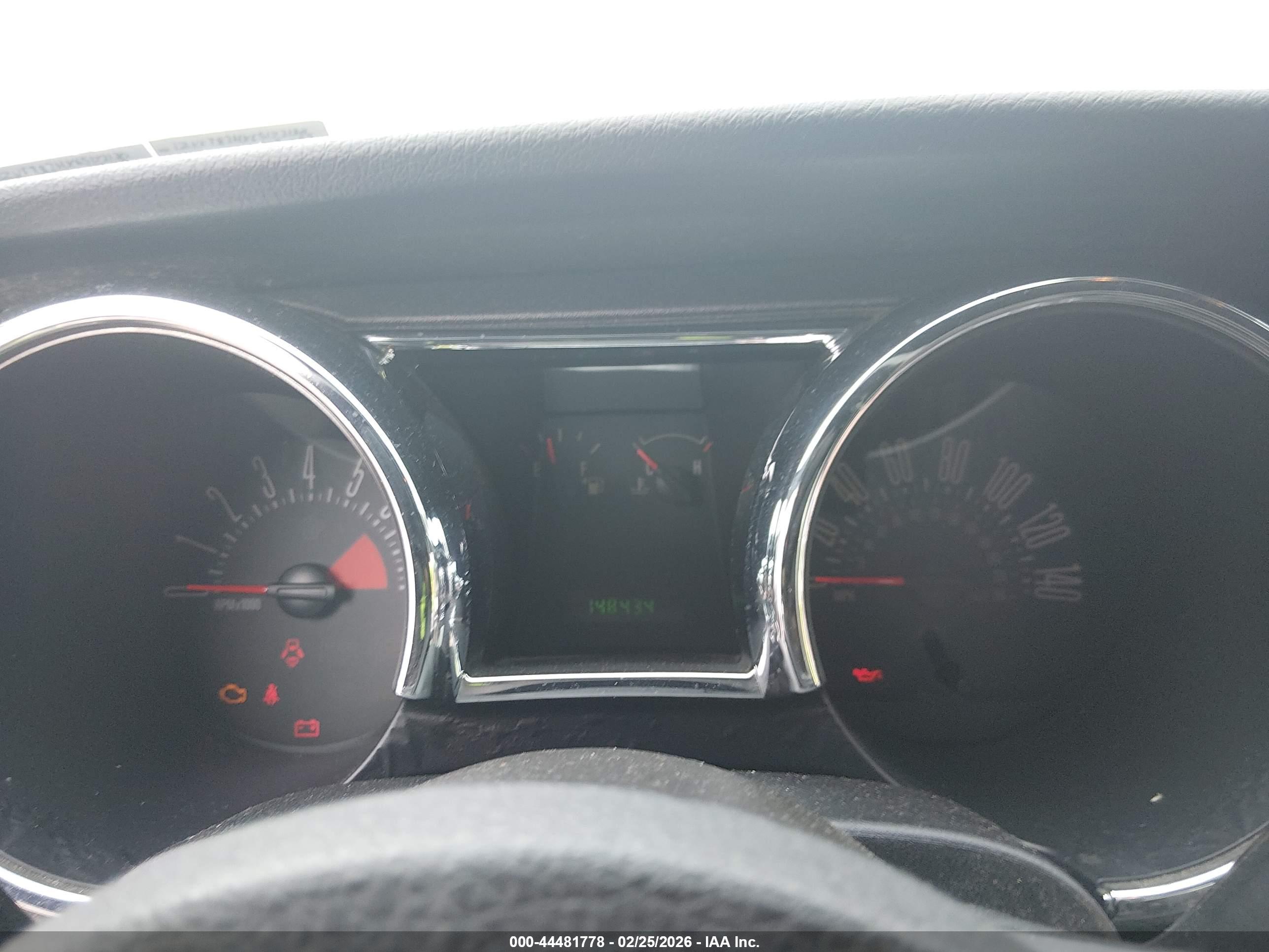 FORD MUSTANG image 7