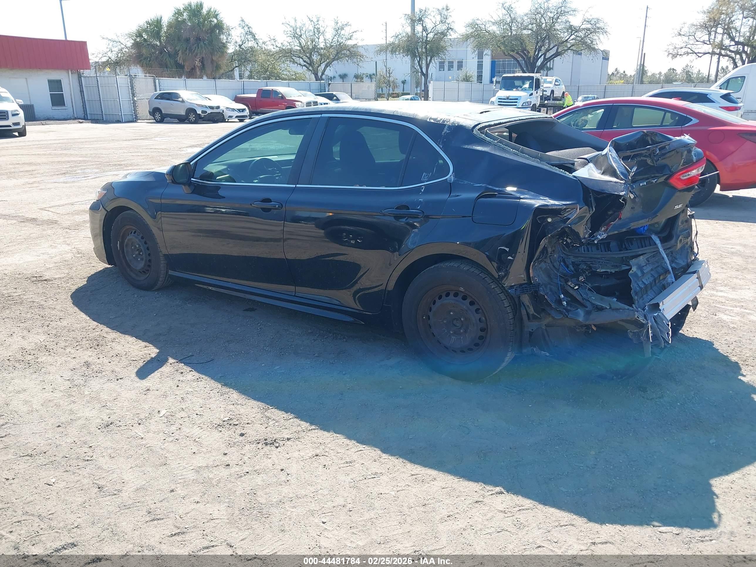 TOYOTA CAMRY image 3