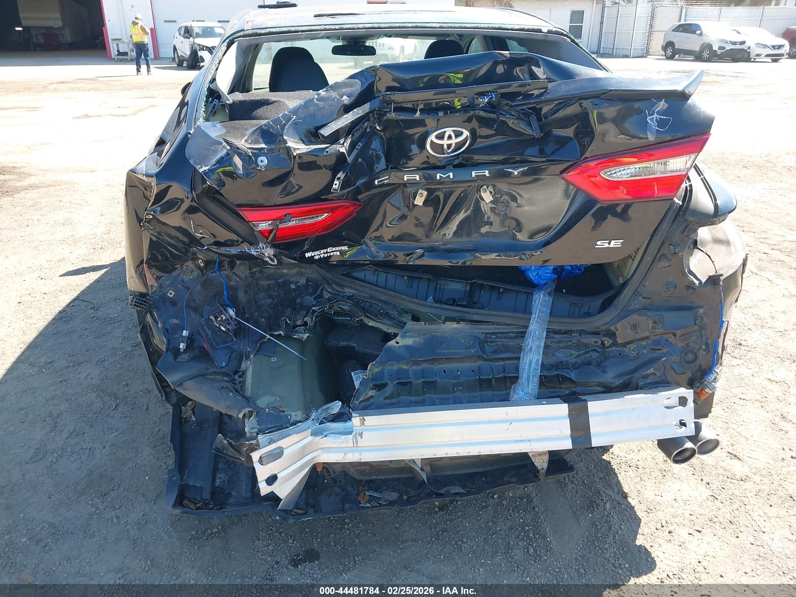 TOYOTA CAMRY image 6