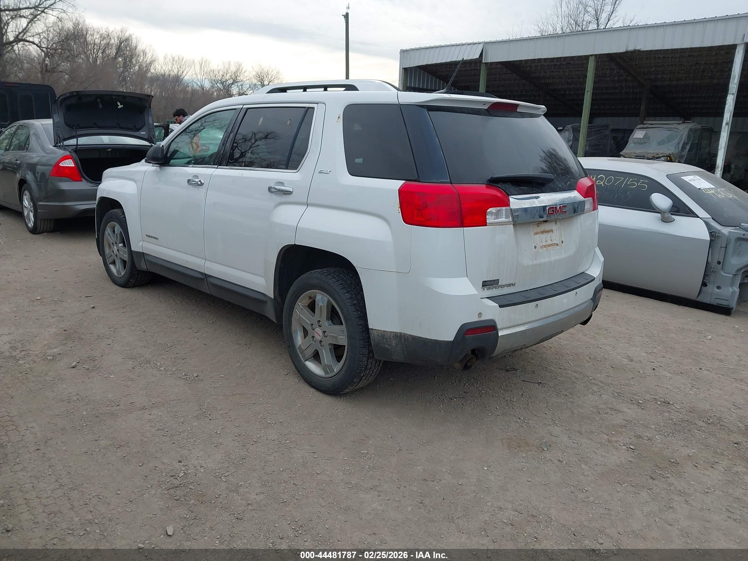 GMC TERRAIN image 3