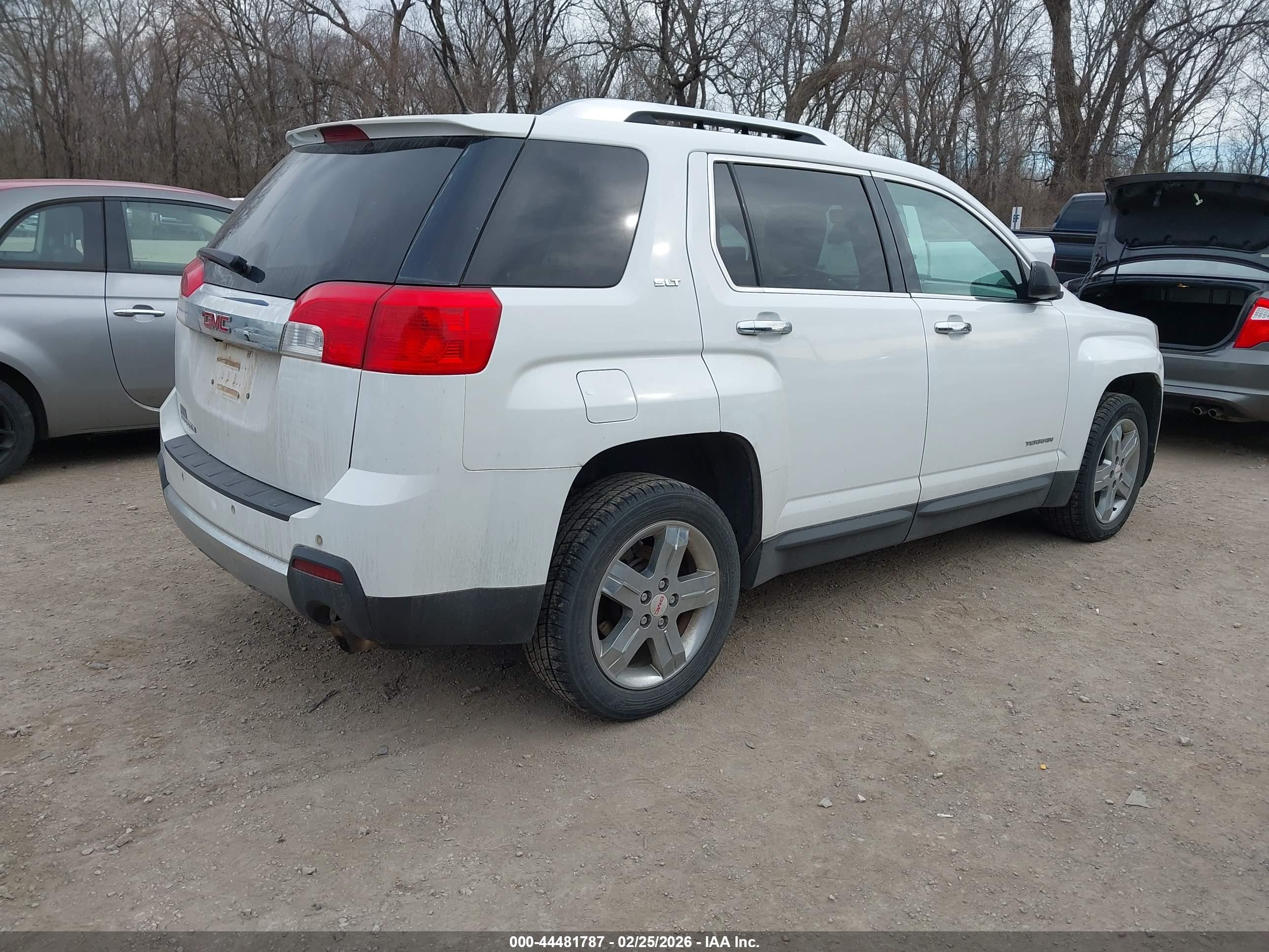 GMC TERRAIN image 4