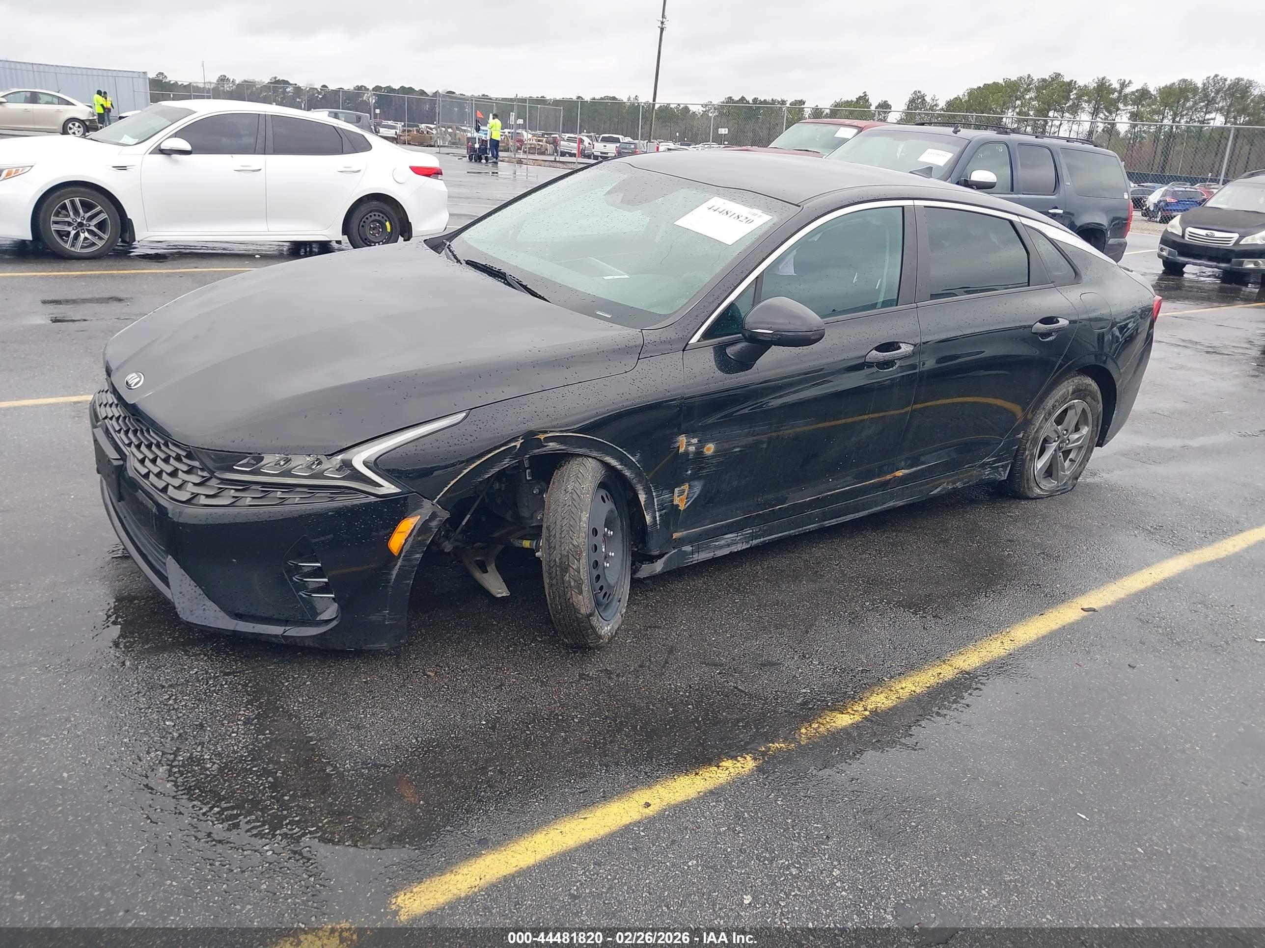 KIA K5 image 2