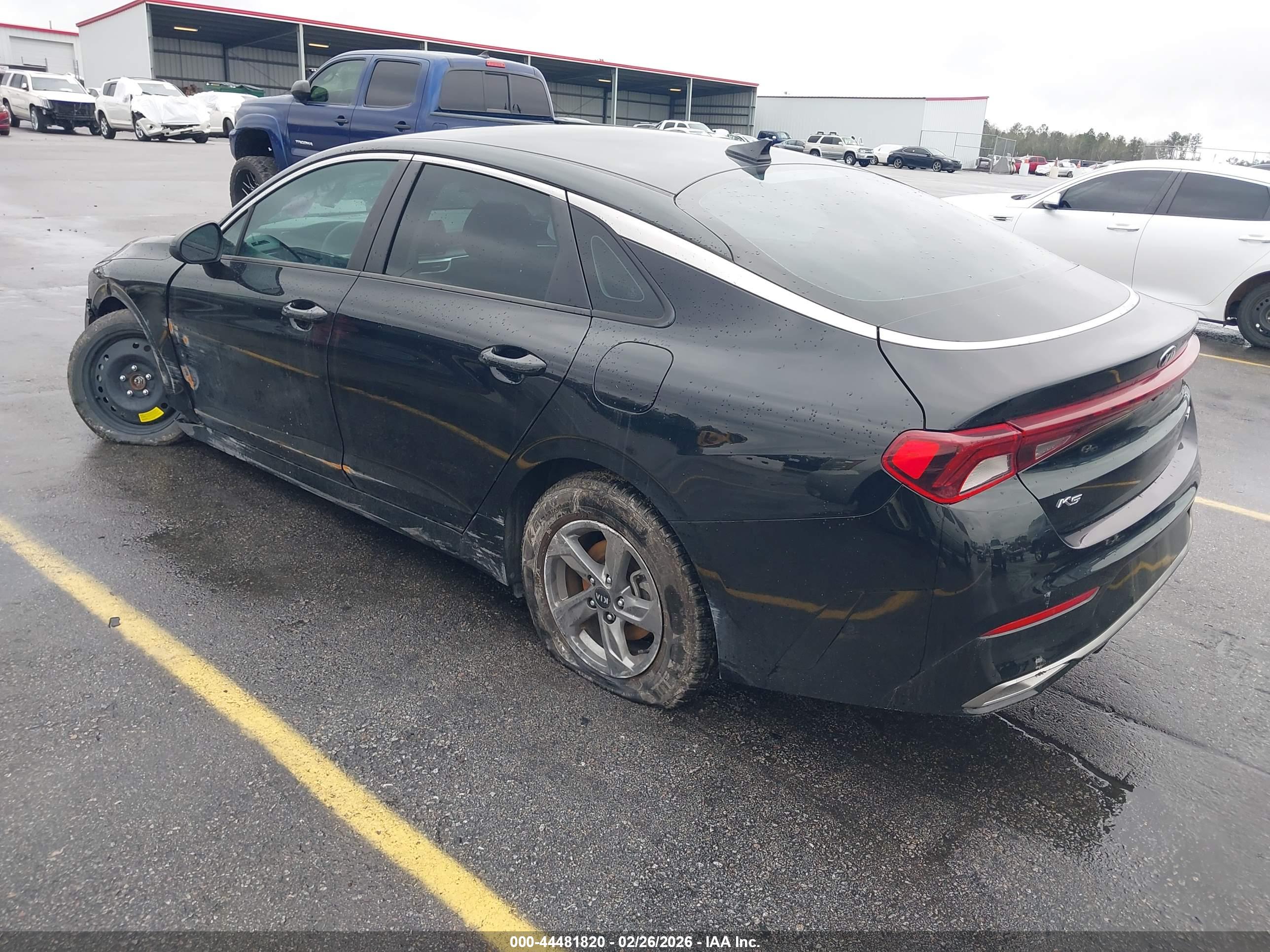 KIA K5 image 3