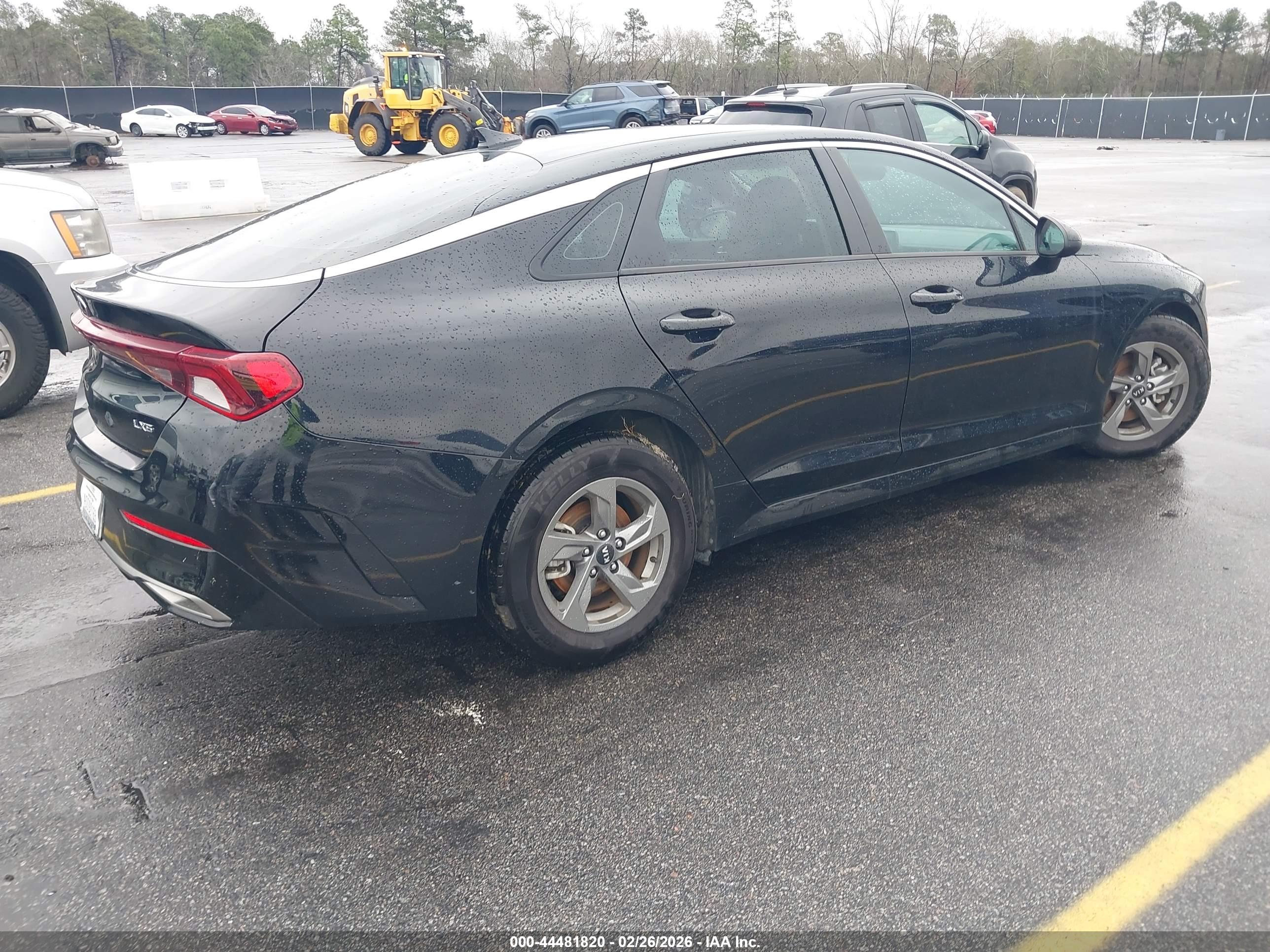 KIA K5 image 4