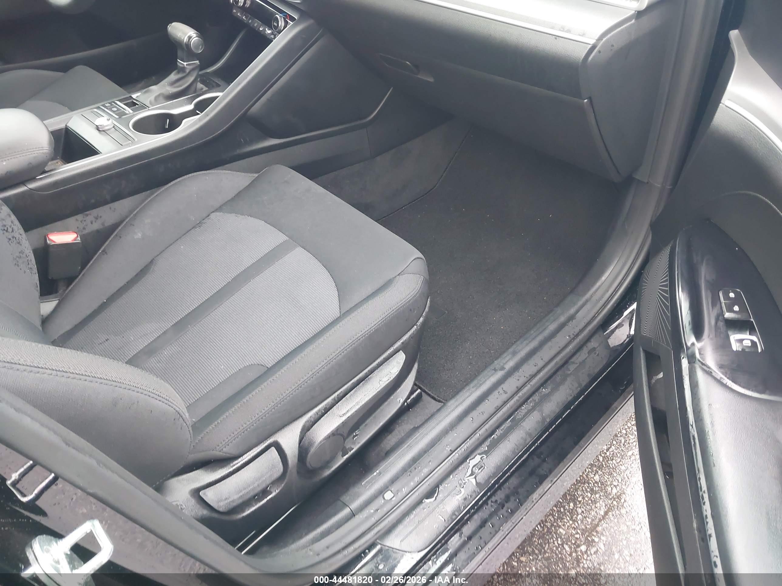 KIA K5 image 5