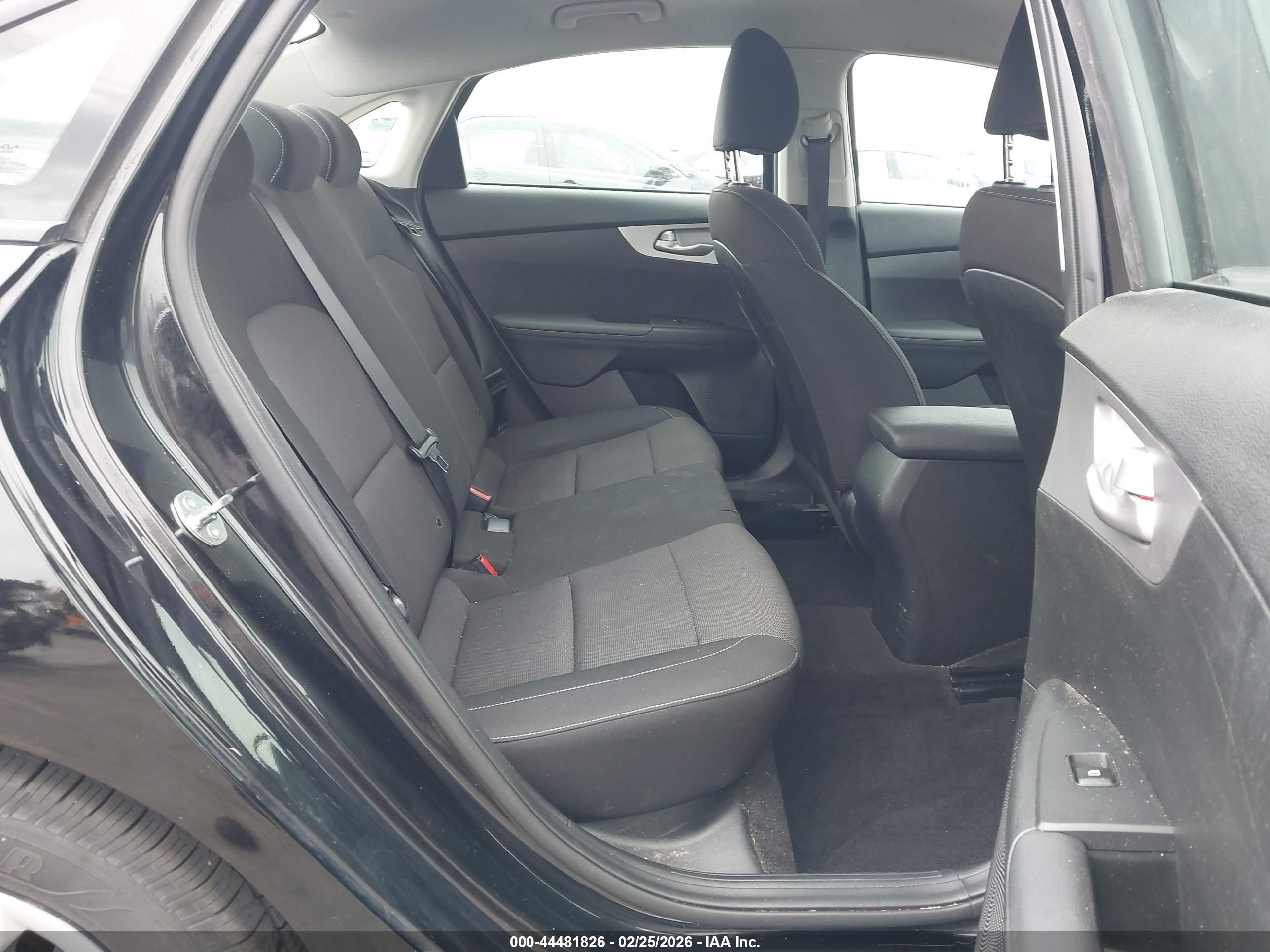 KIA FORTE image 8