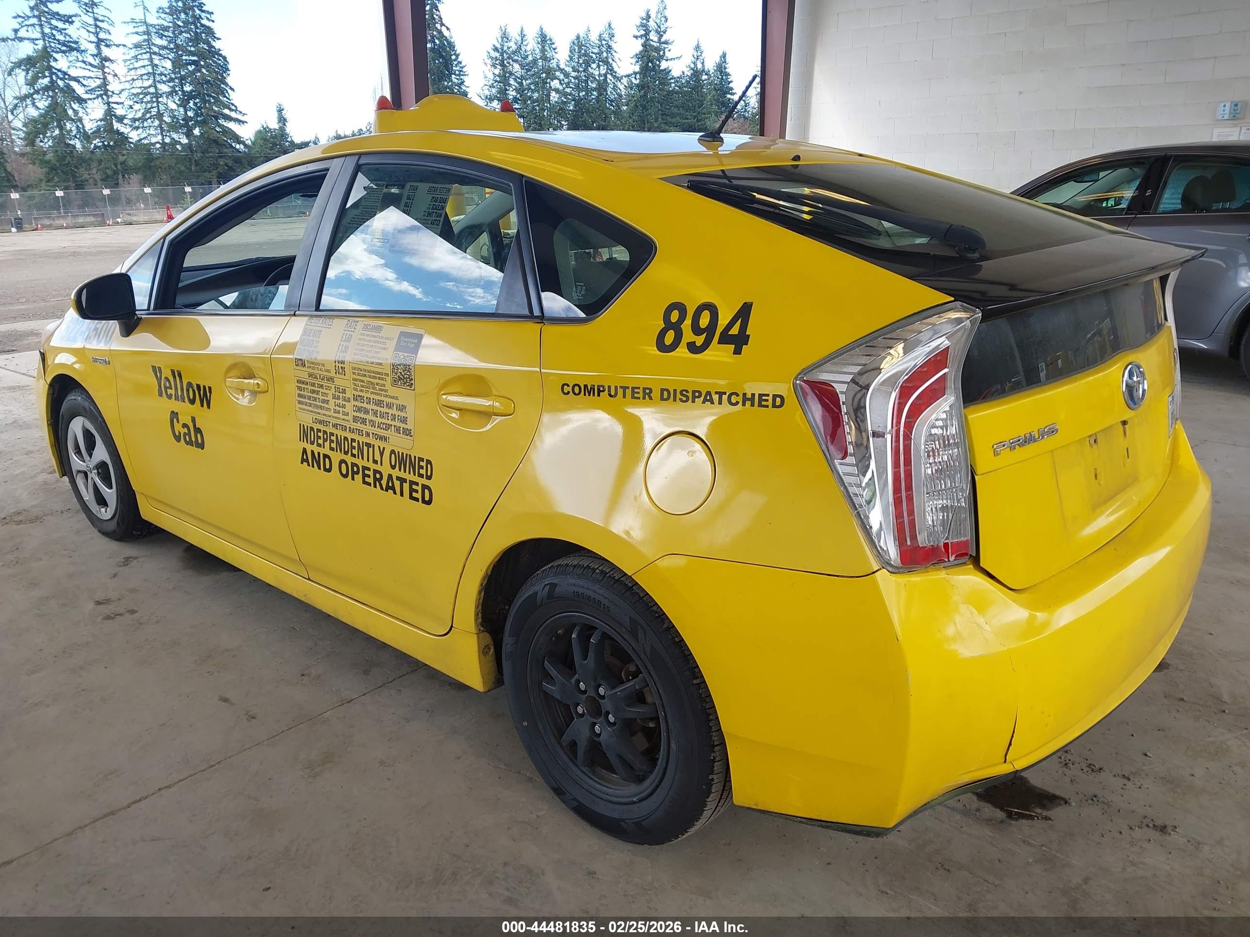 TOYOTA PRIUS image 3